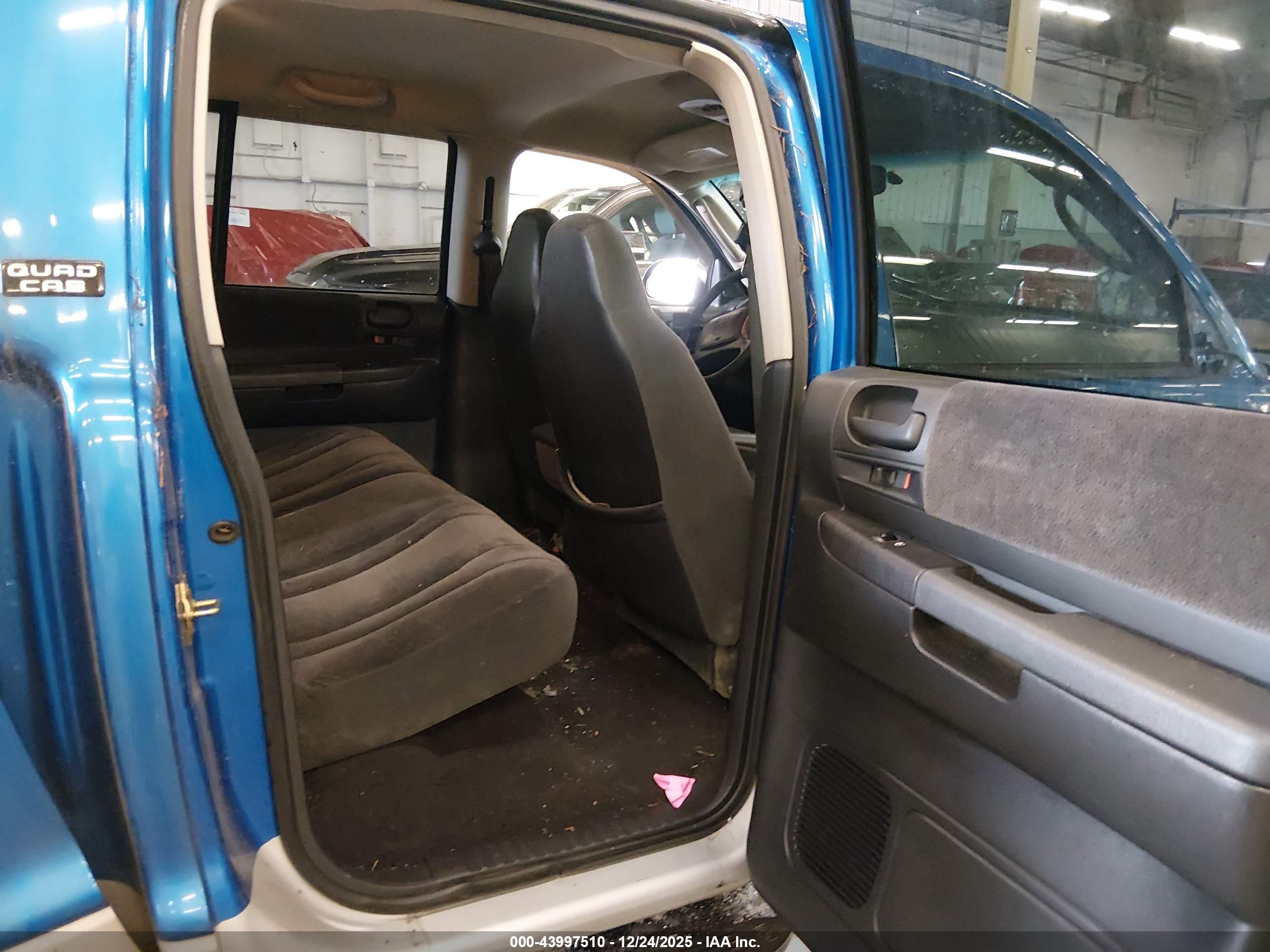 DODGE DAKOTA image 8
