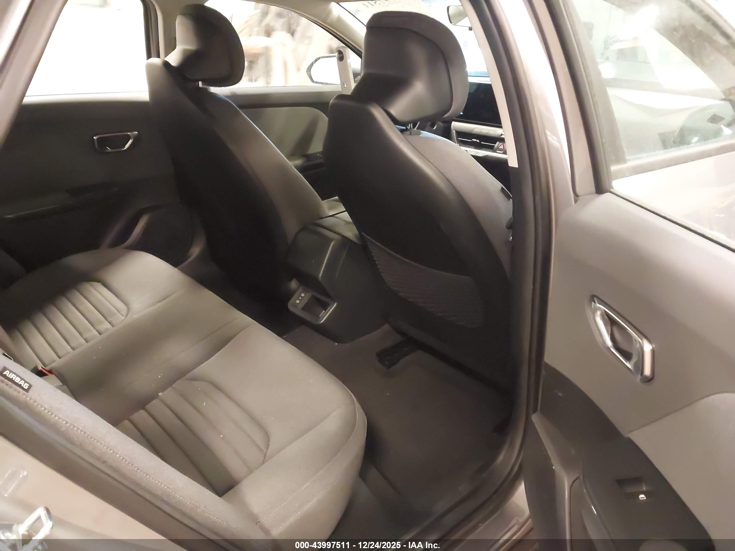 KIA K4 image 8