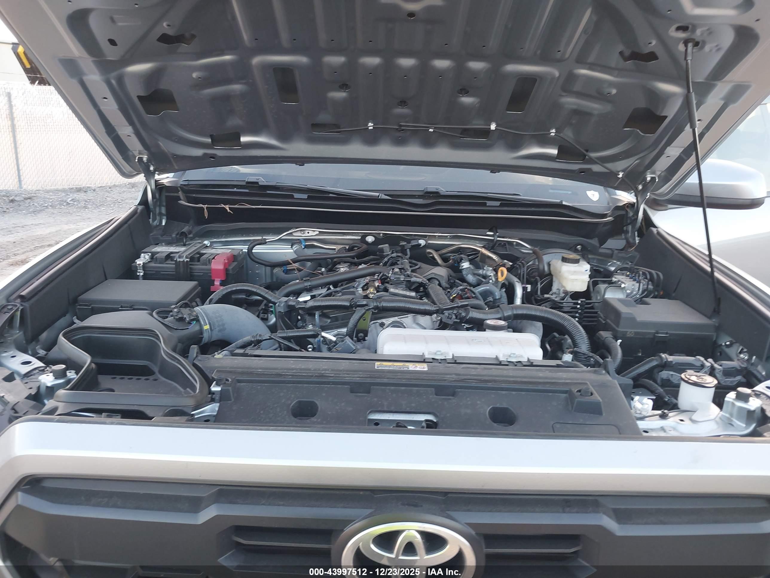 TOYOTA TACOMA image 10