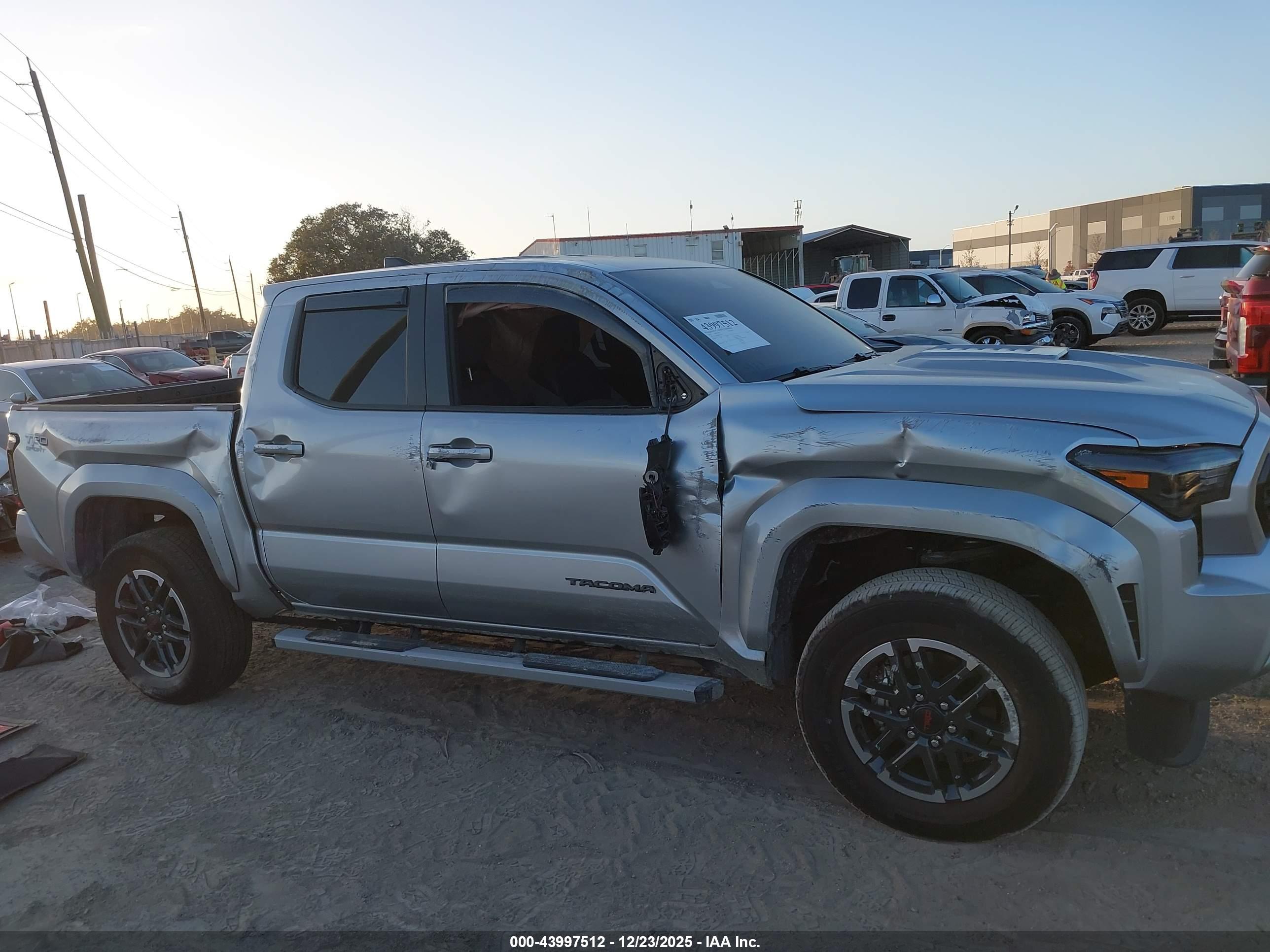 TOYOTA TACOMA image 6