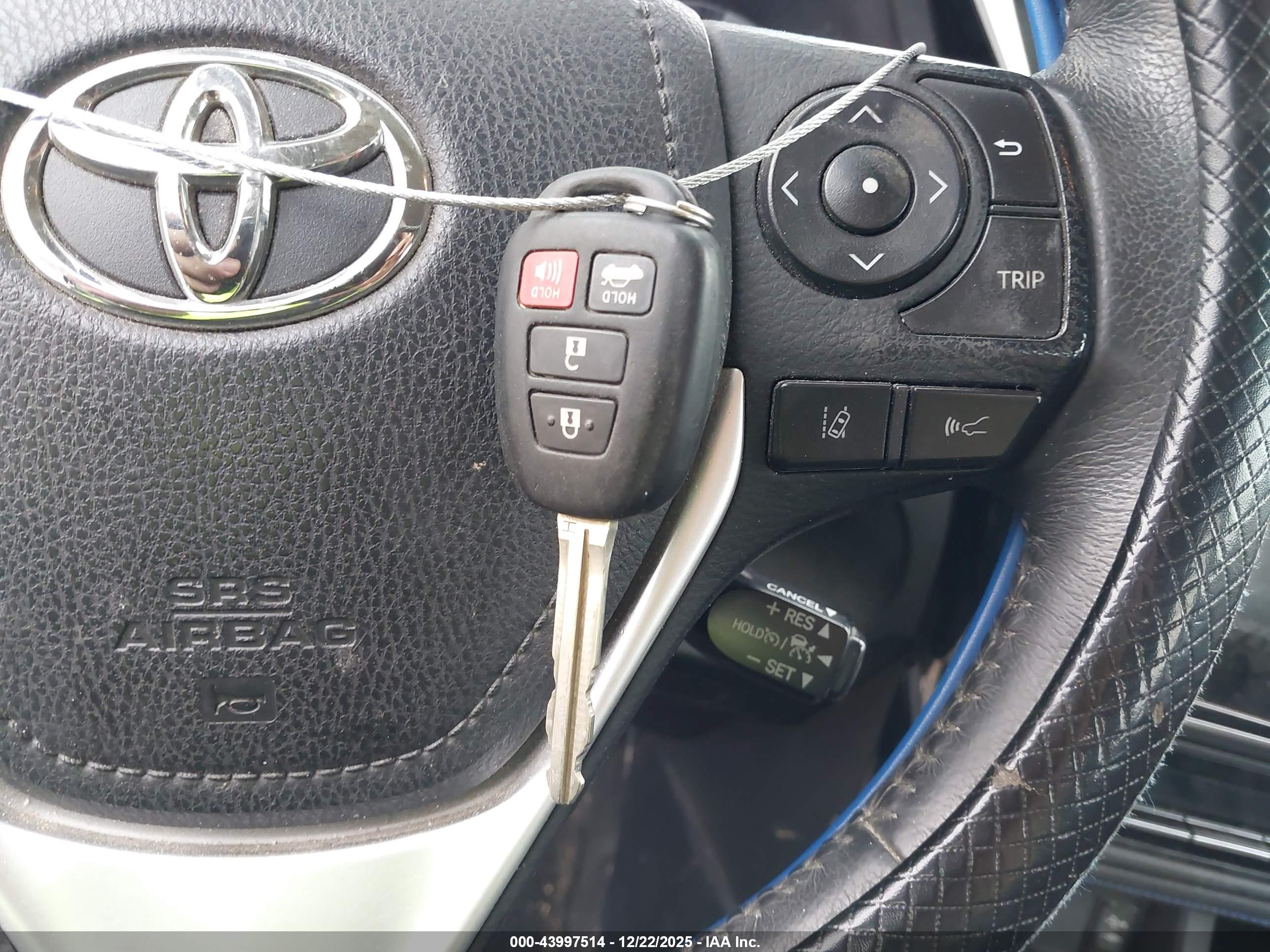 TOYOTA COROLLA image 11