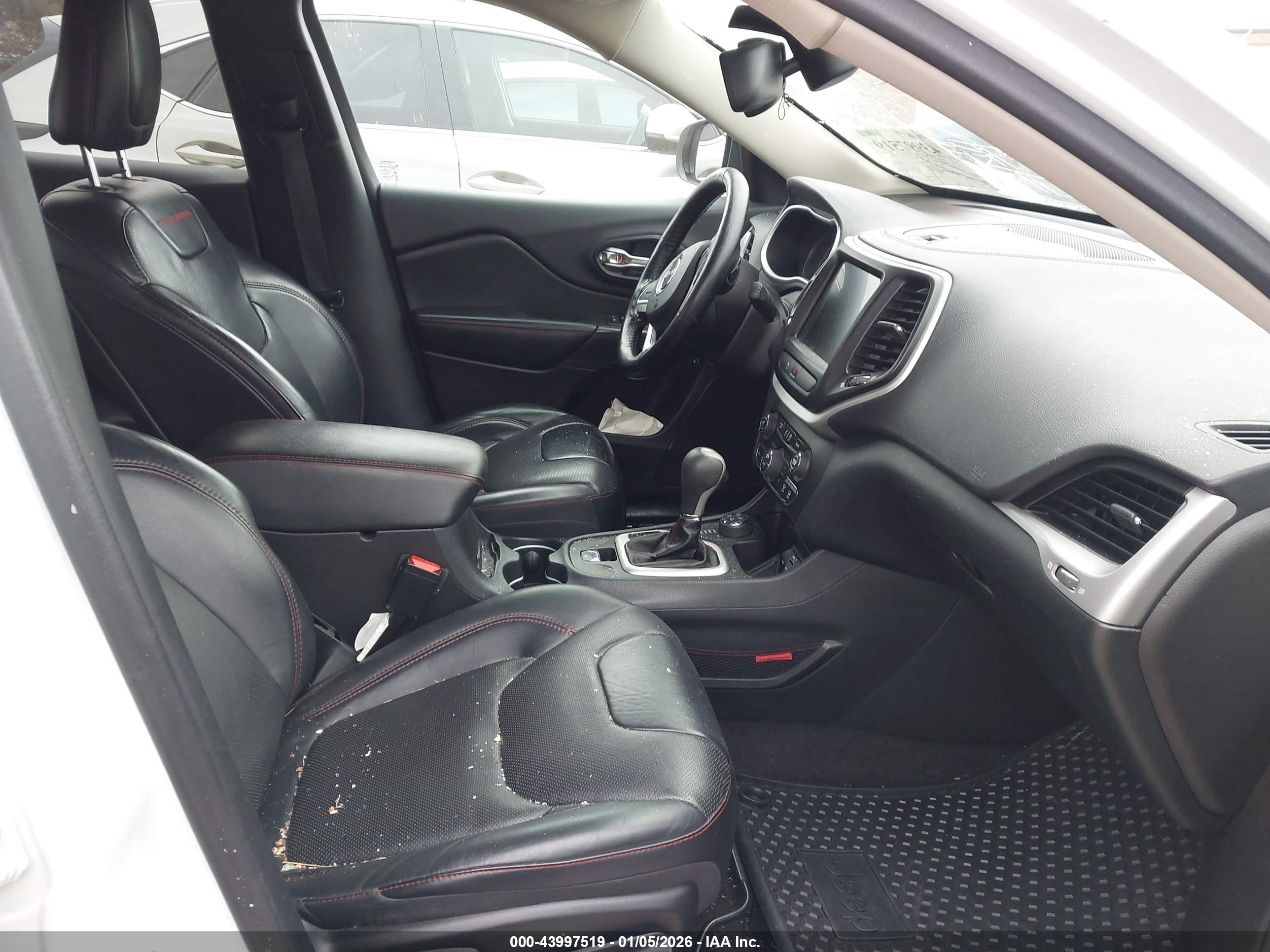 JEEP CHEROKEE image 5