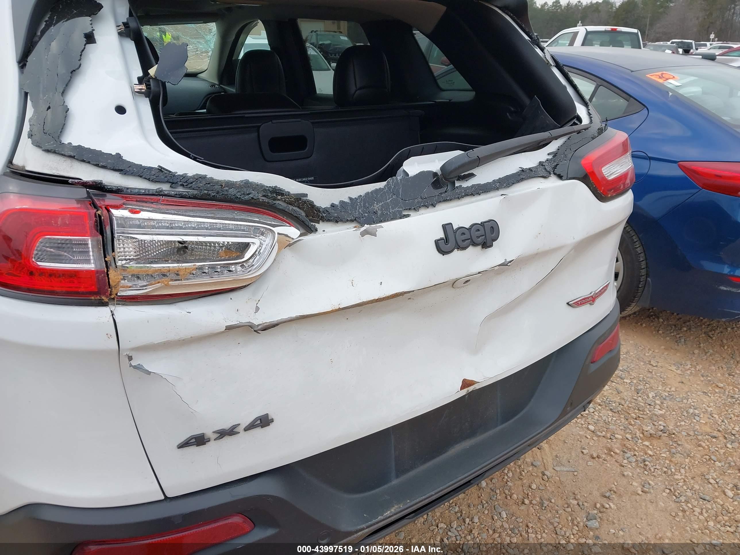 JEEP CHEROKEE image 6