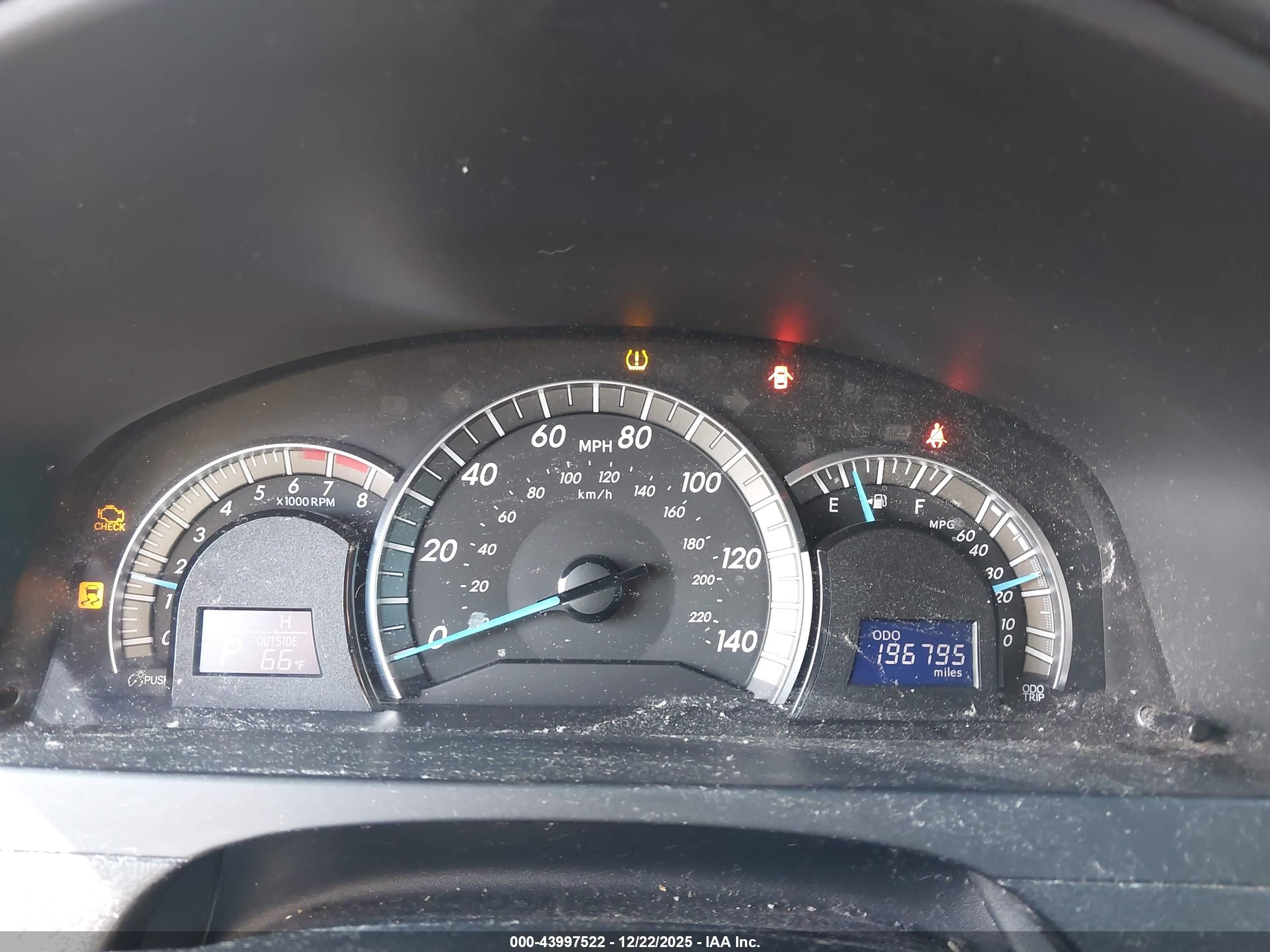 TOYOTA CAMRY image 7