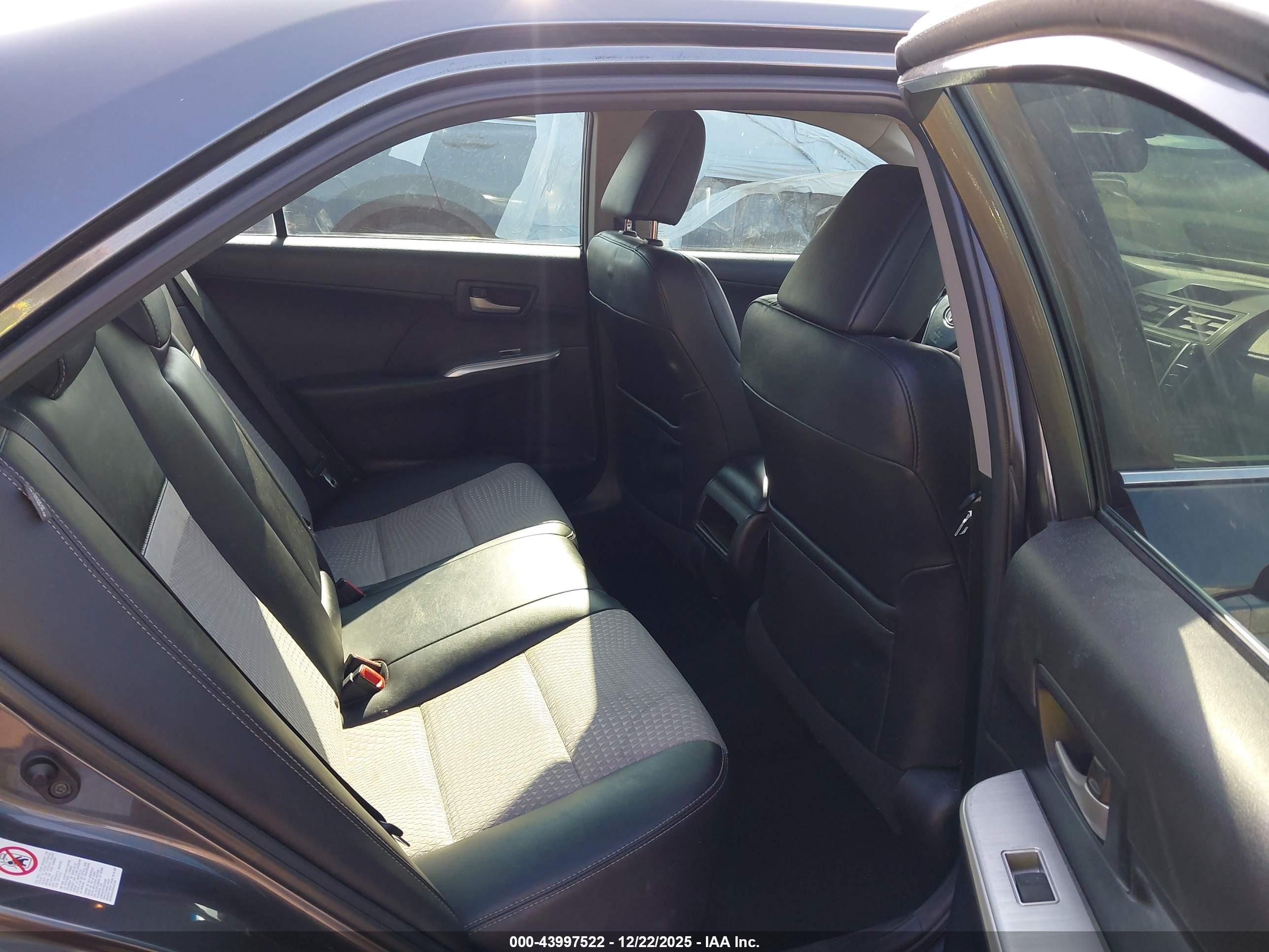 TOYOTA CAMRY image 8