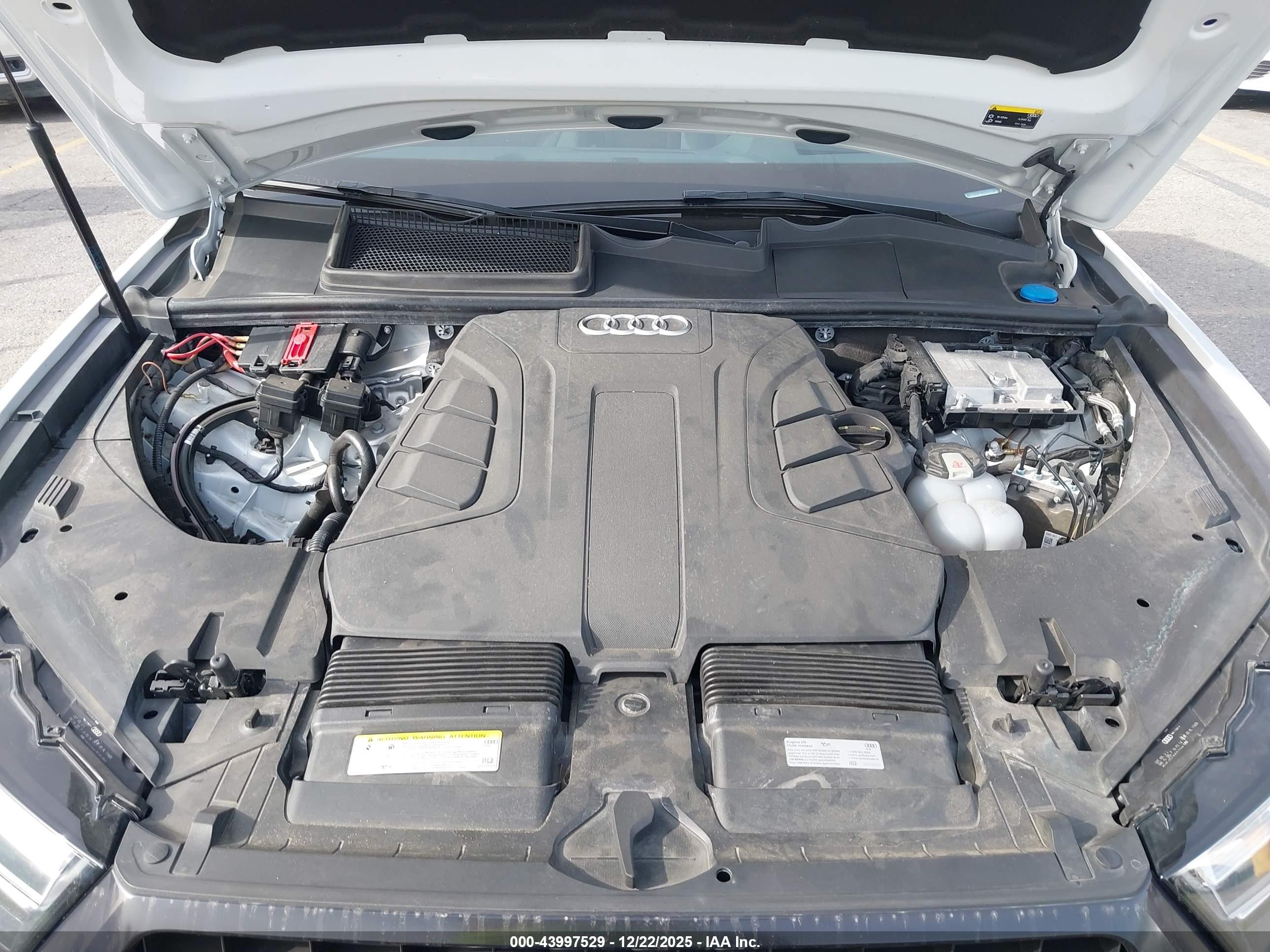 AUDI Q7 image 10