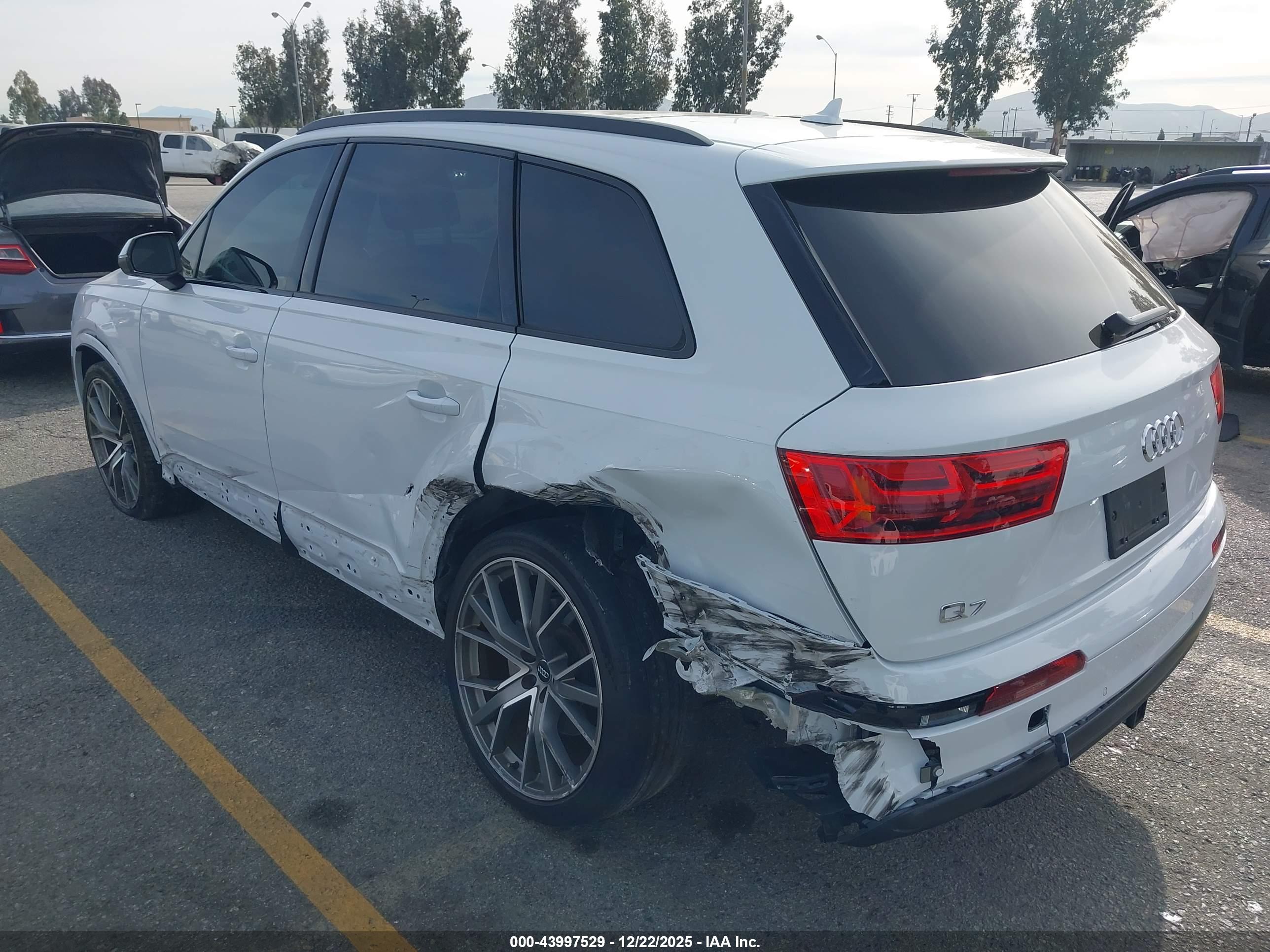 AUDI Q7 image 3