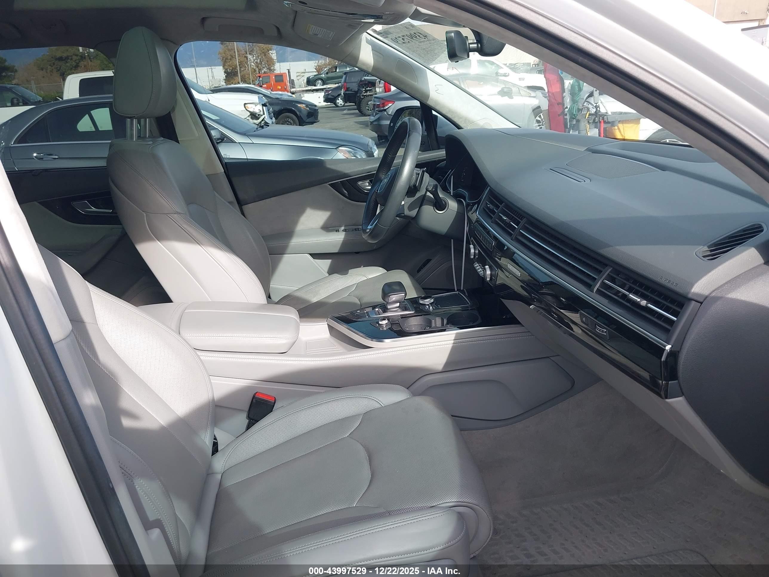 AUDI Q7 image 5