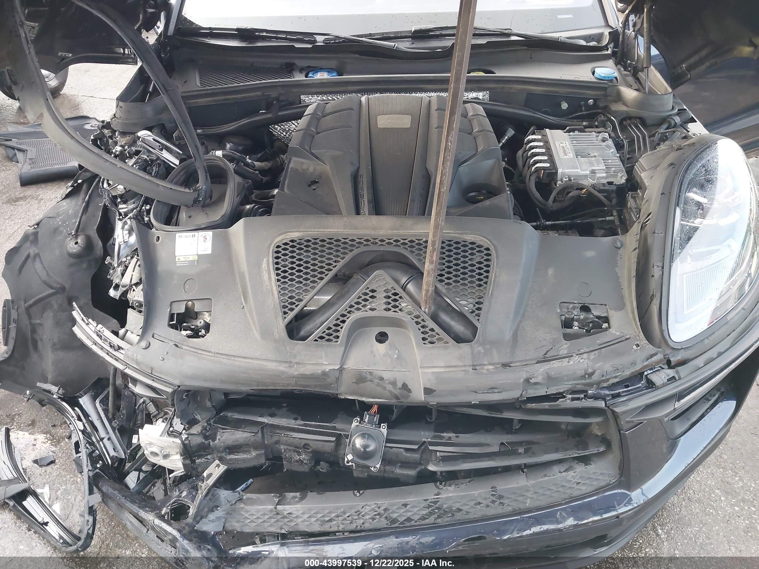 PORSCHE MACAN image 10