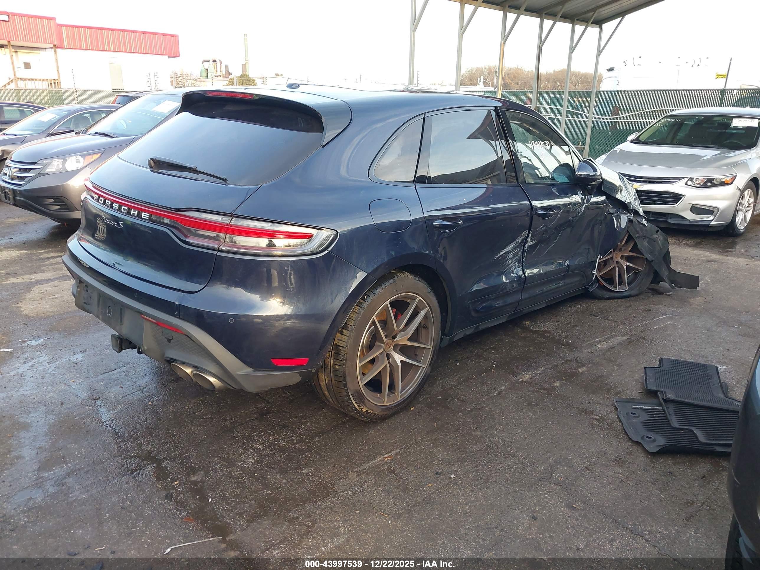 PORSCHE MACAN image 4