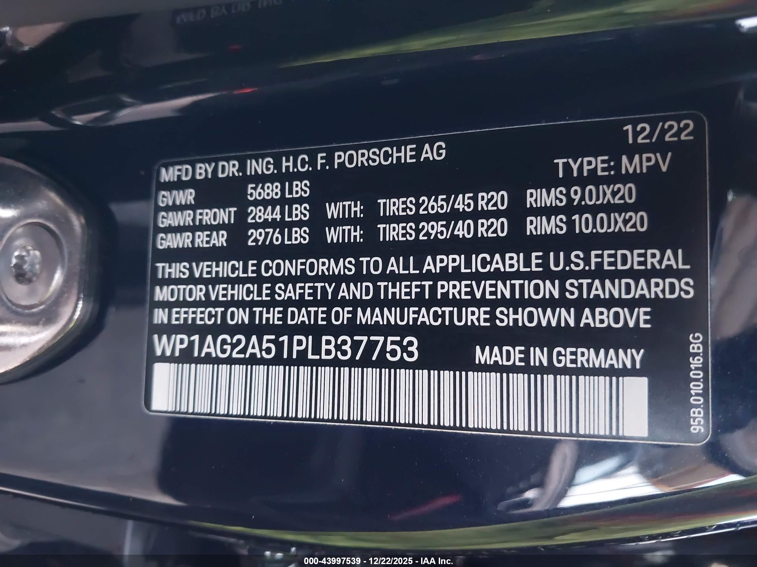 PORSCHE MACAN image 9