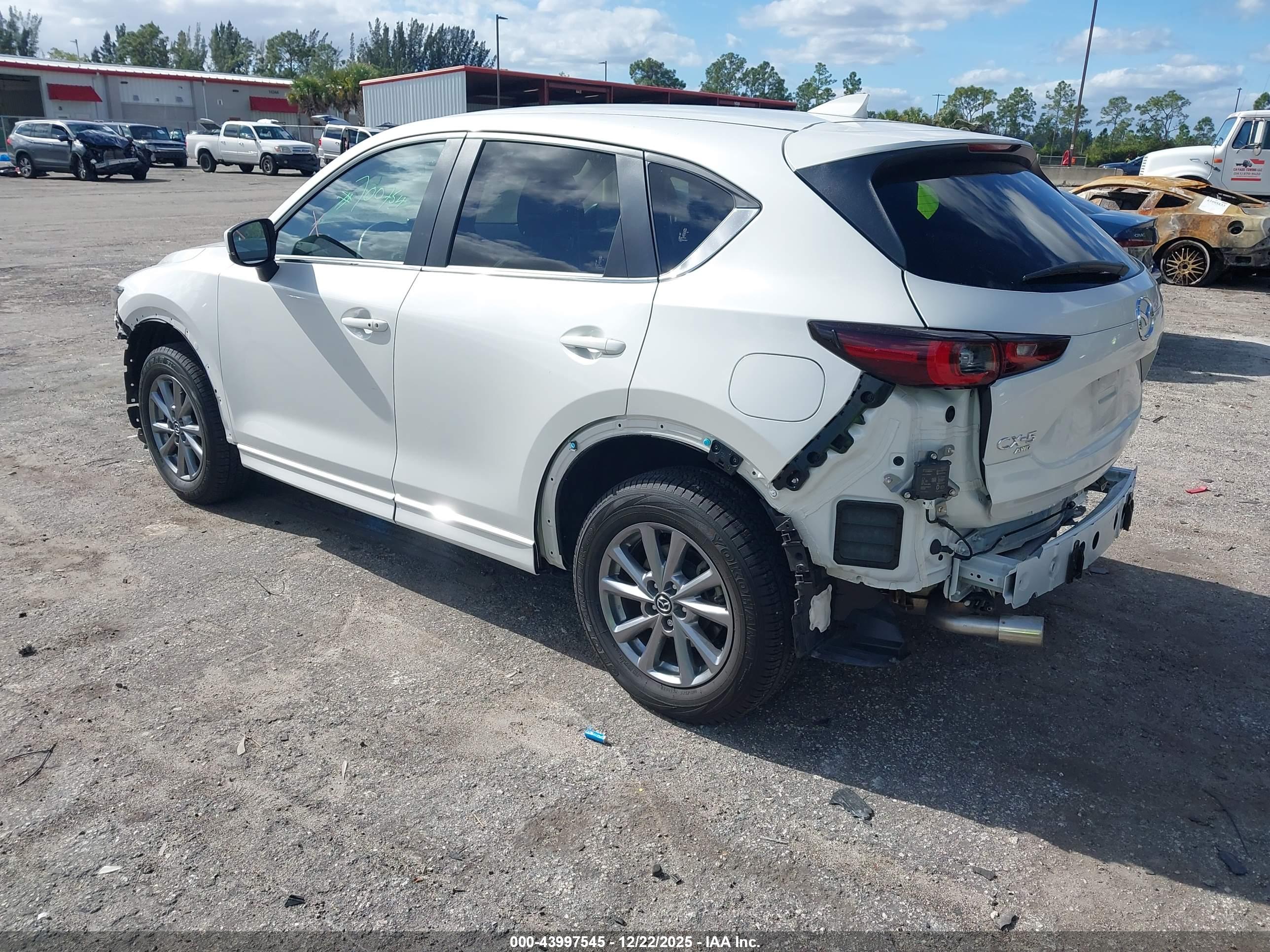 MAZDA CX-5 image 3