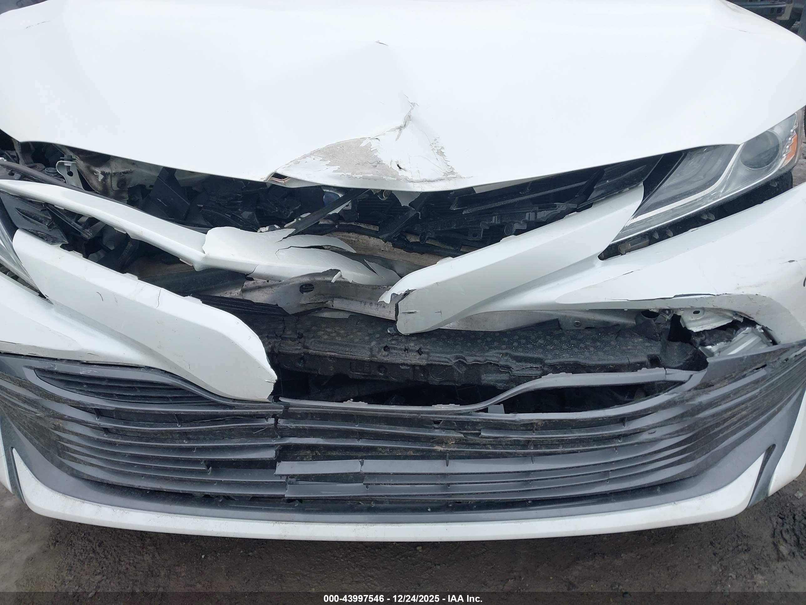 TOYOTA CAMRY image 6