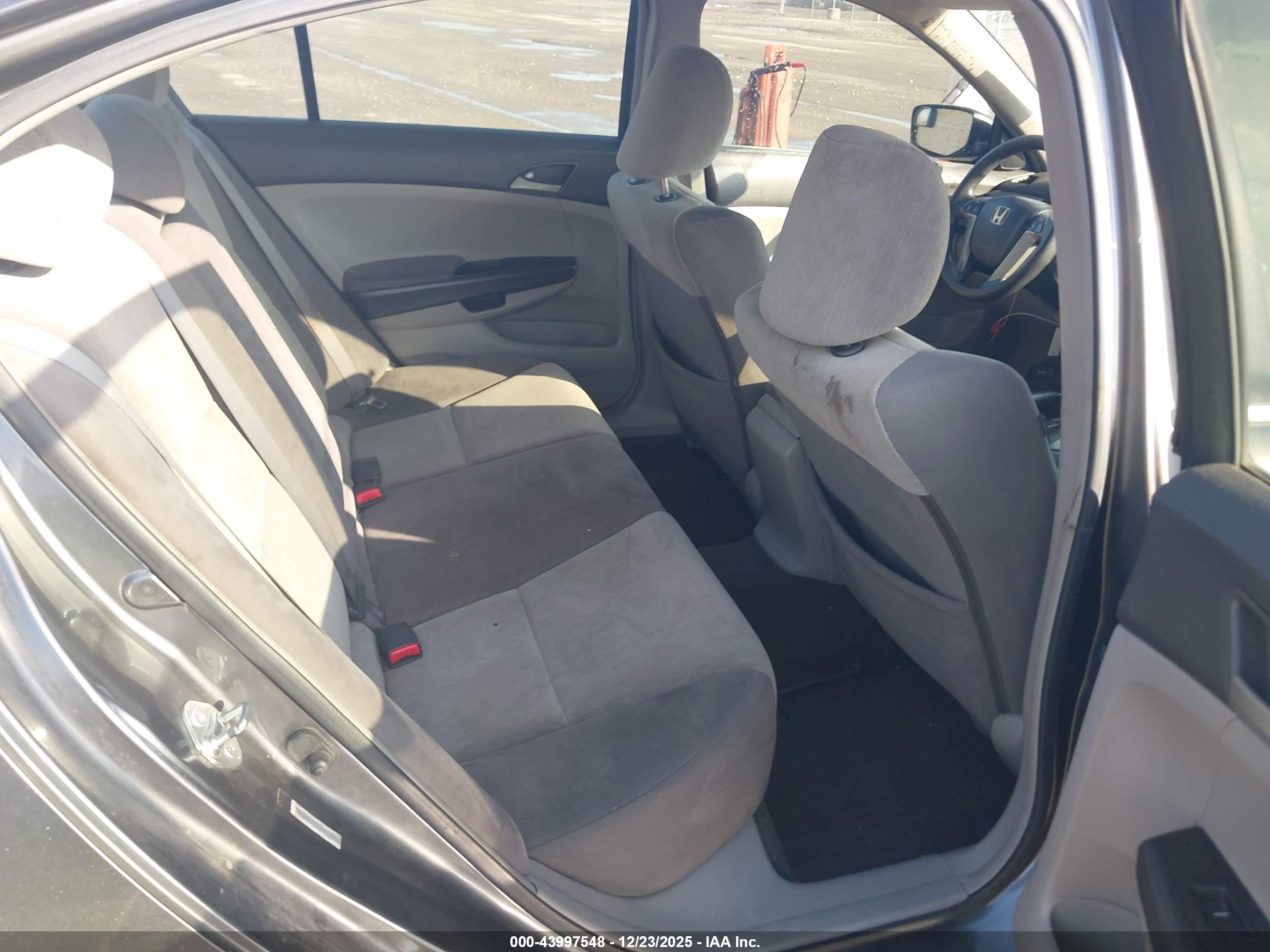 HONDA ACCORD image 8