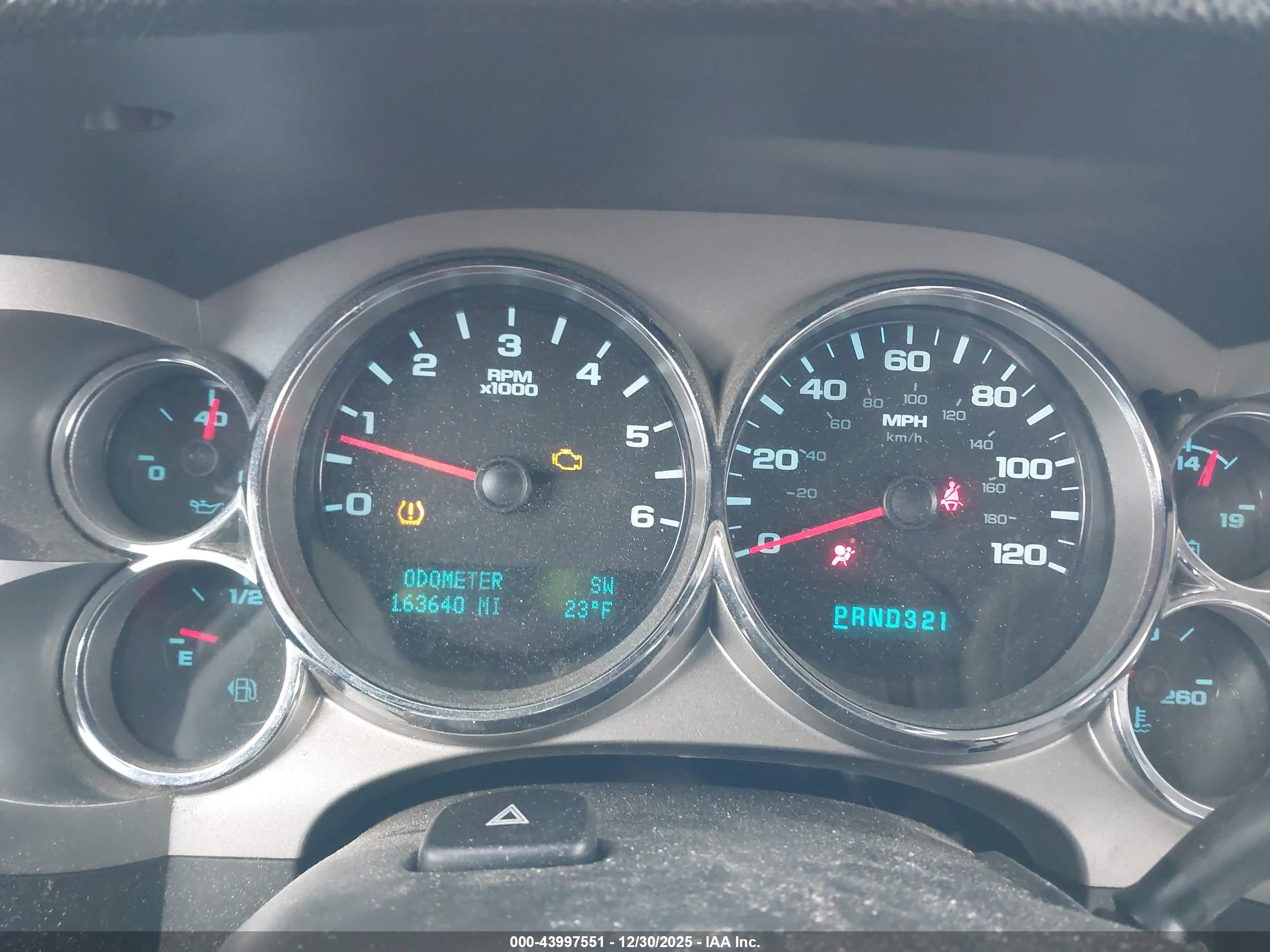 CHEVROLET SILVERADO image 7
