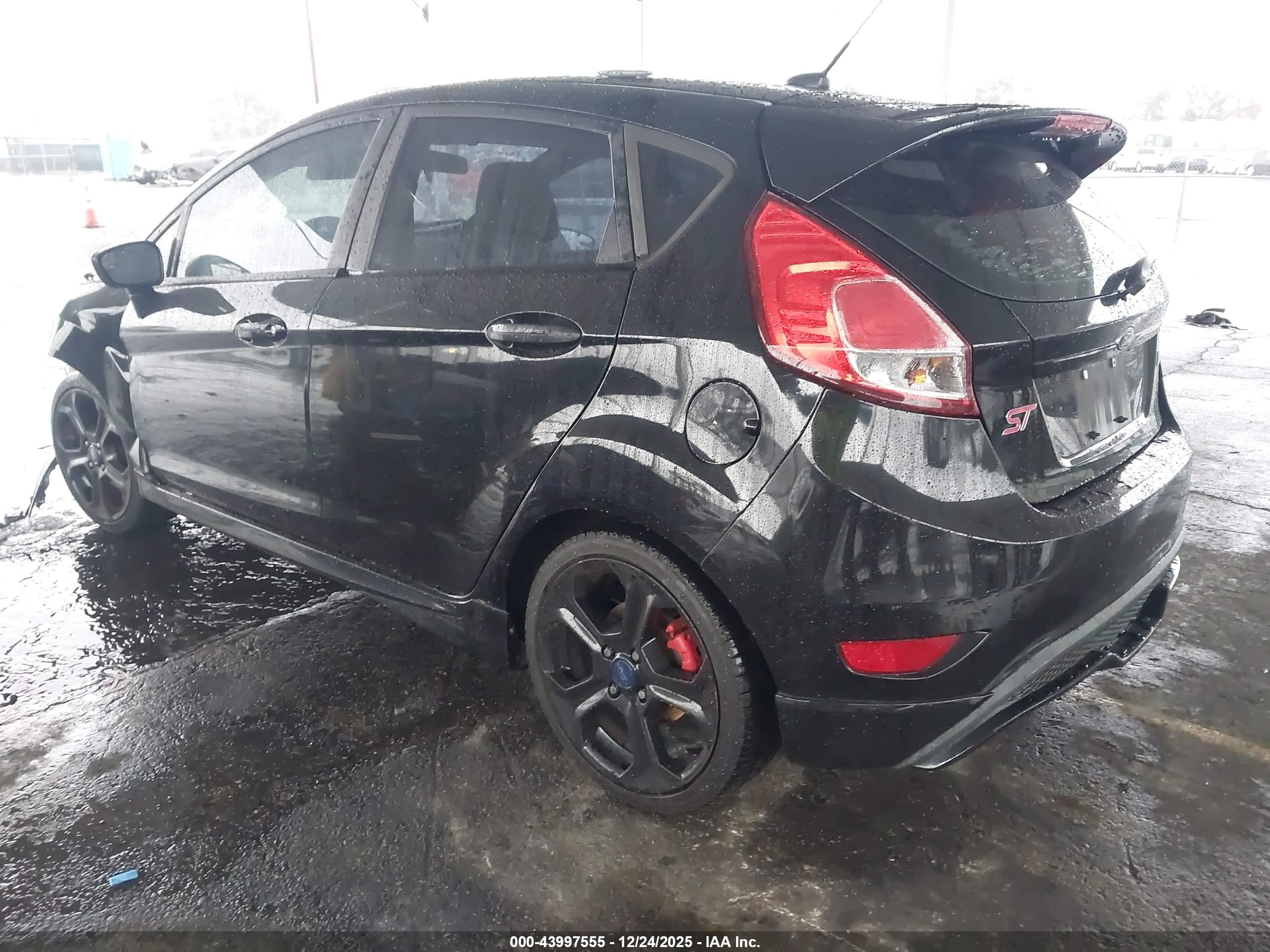 FORD FIESTA image 3