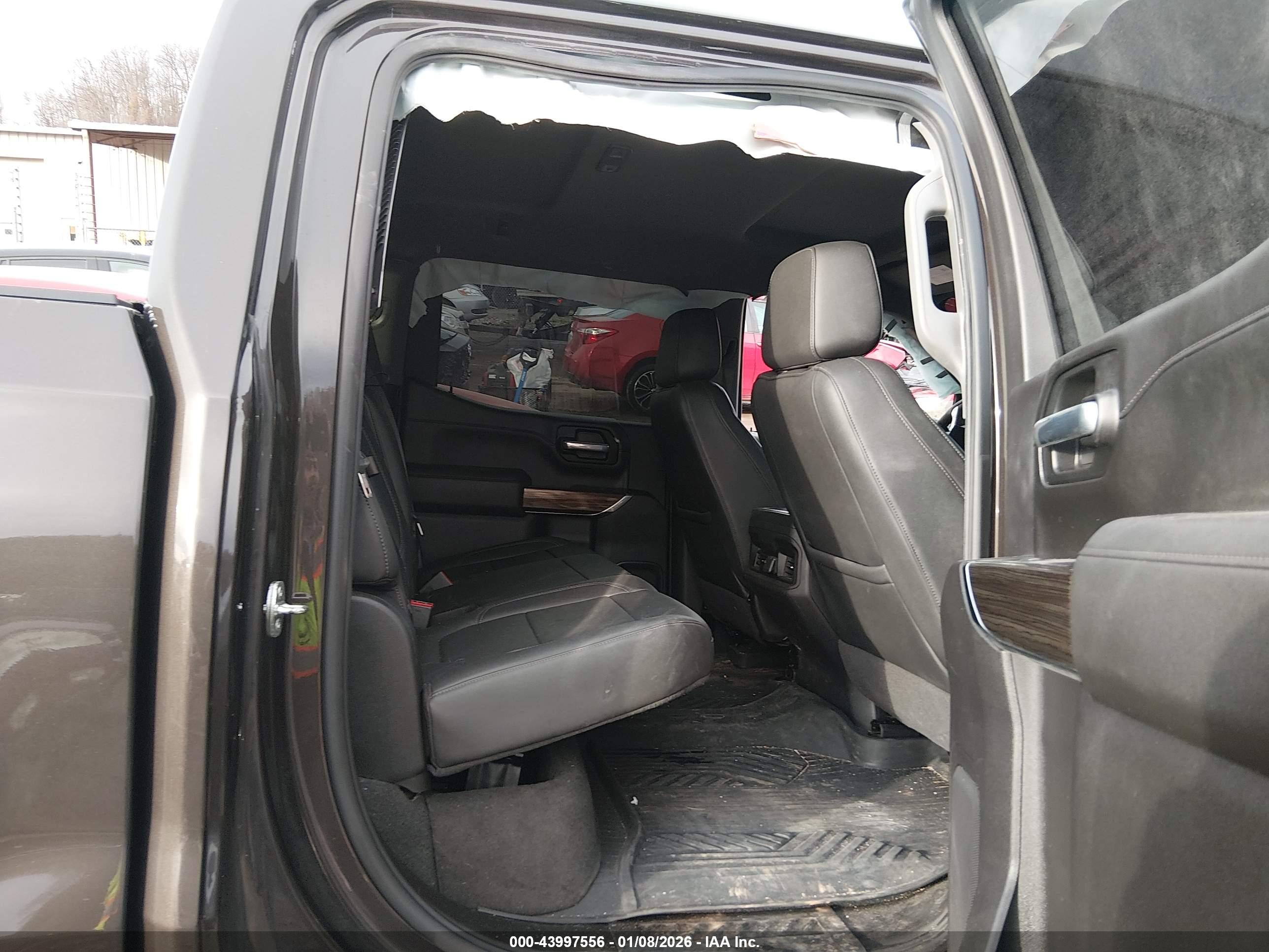 CHEVROLET SILVERADO image 8
