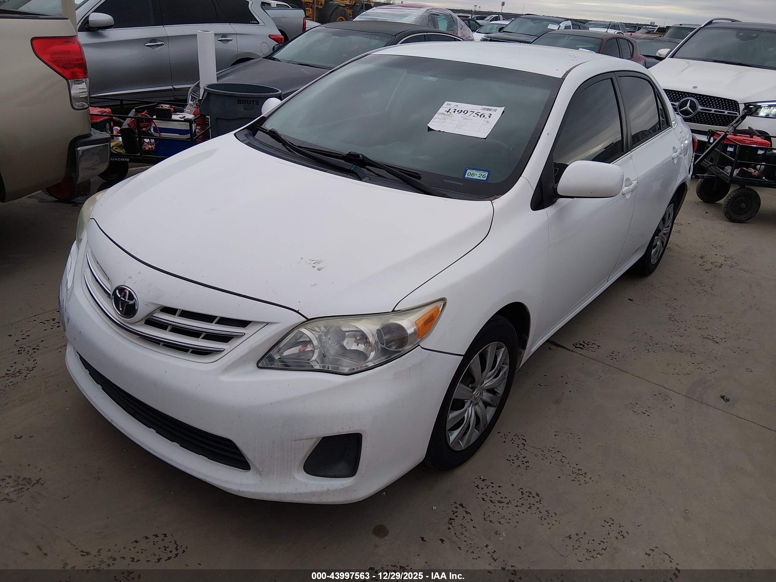TOYOTA COROLLA image 2