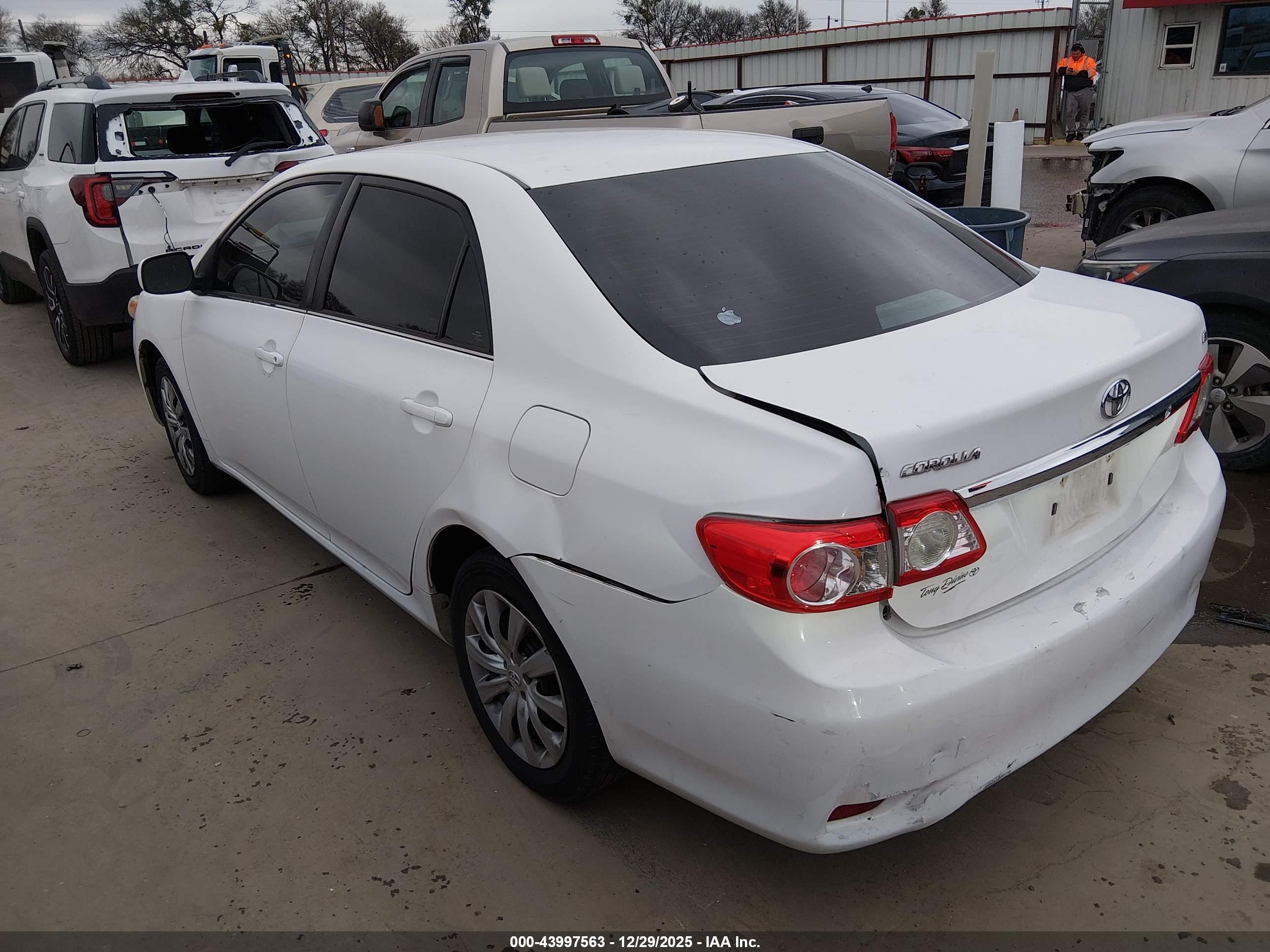 TOYOTA COROLLA image 3