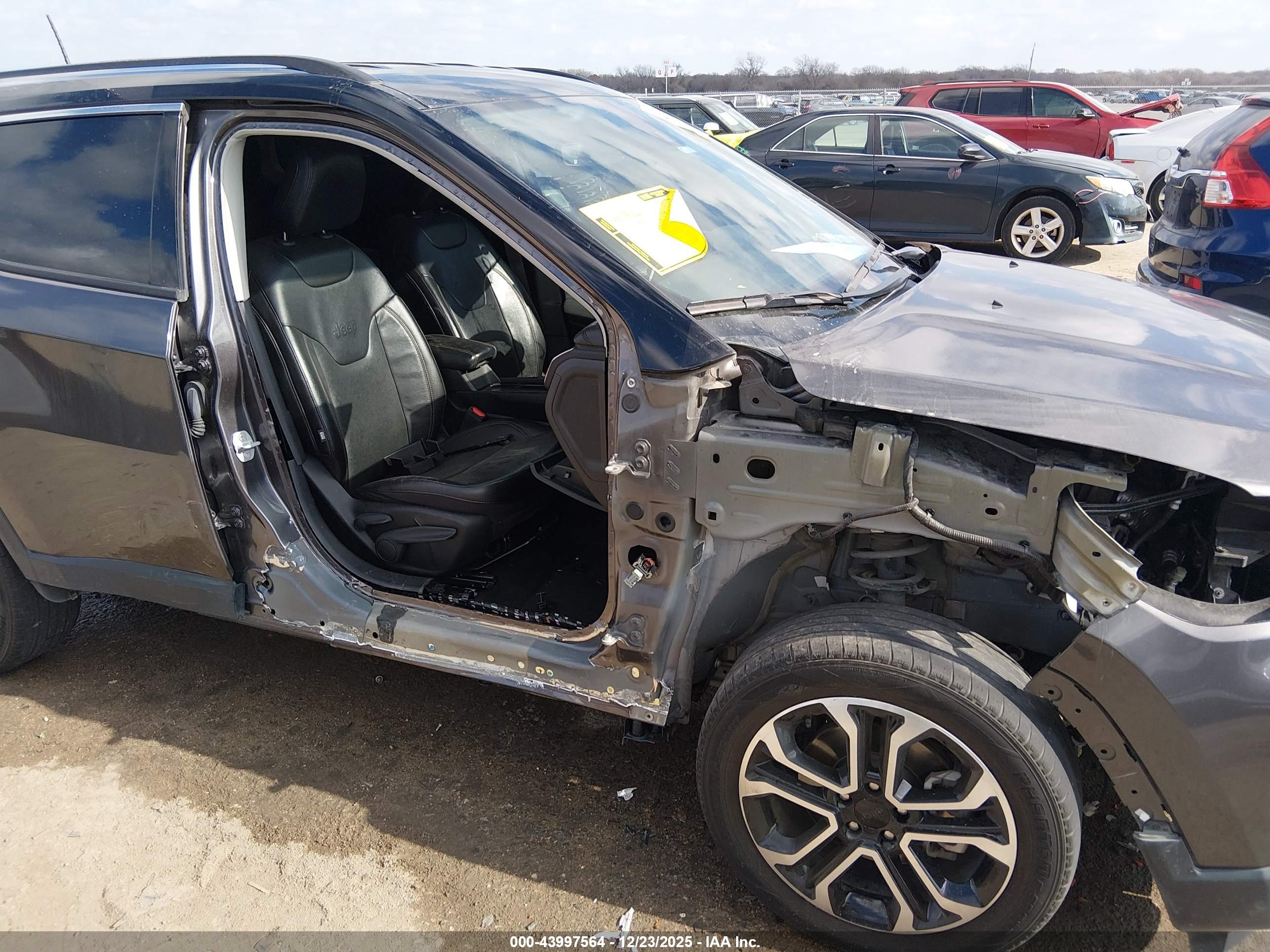 JEEP COMPASS image 6