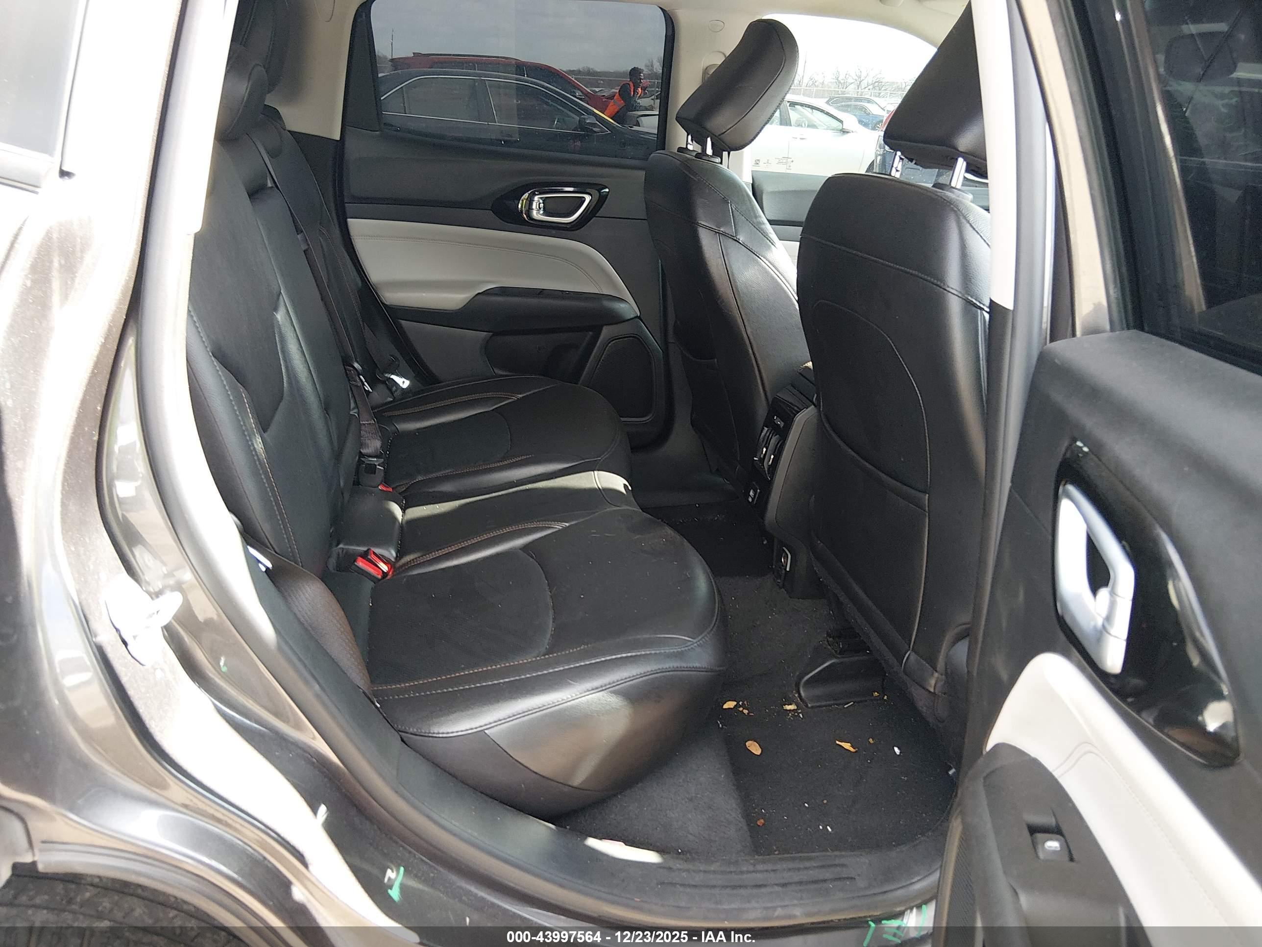 JEEP COMPASS image 8