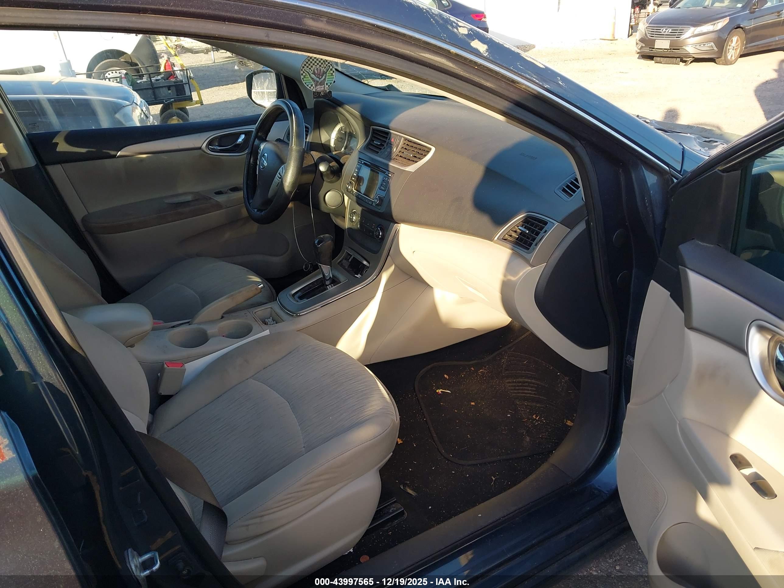 NISSAN SENTRA image 5
