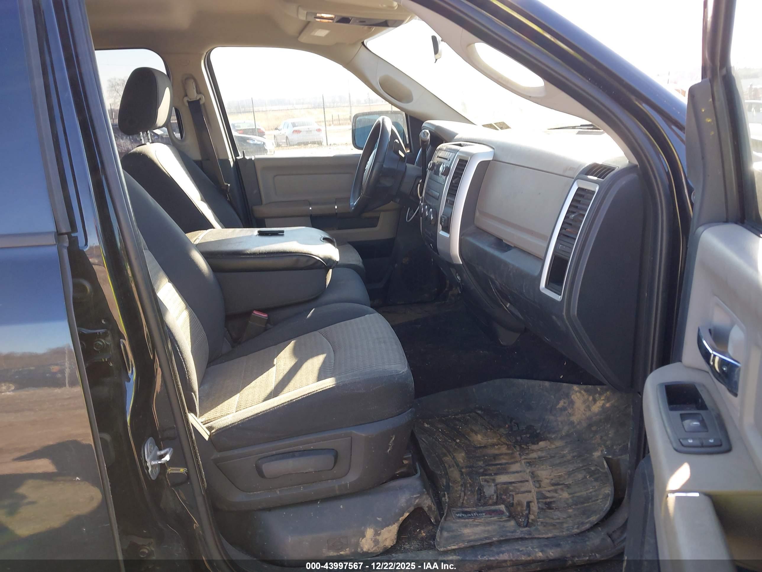 DODGE RAM image 5
