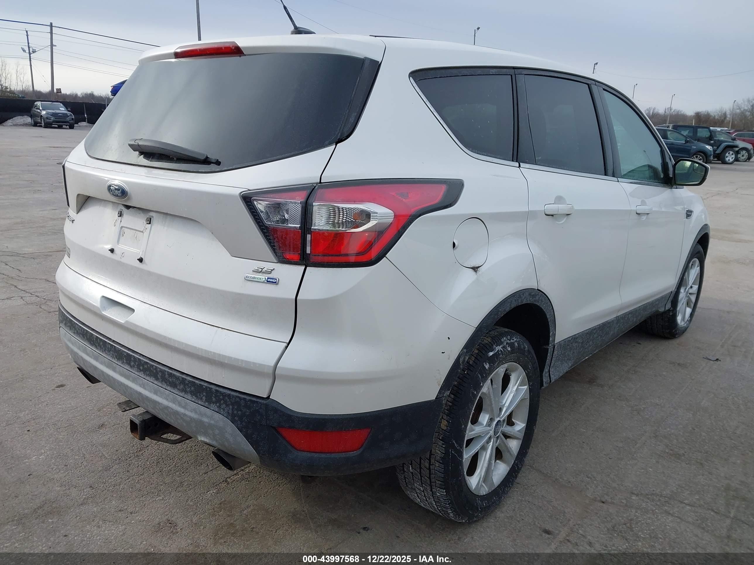 FORD ESCAPE image 4