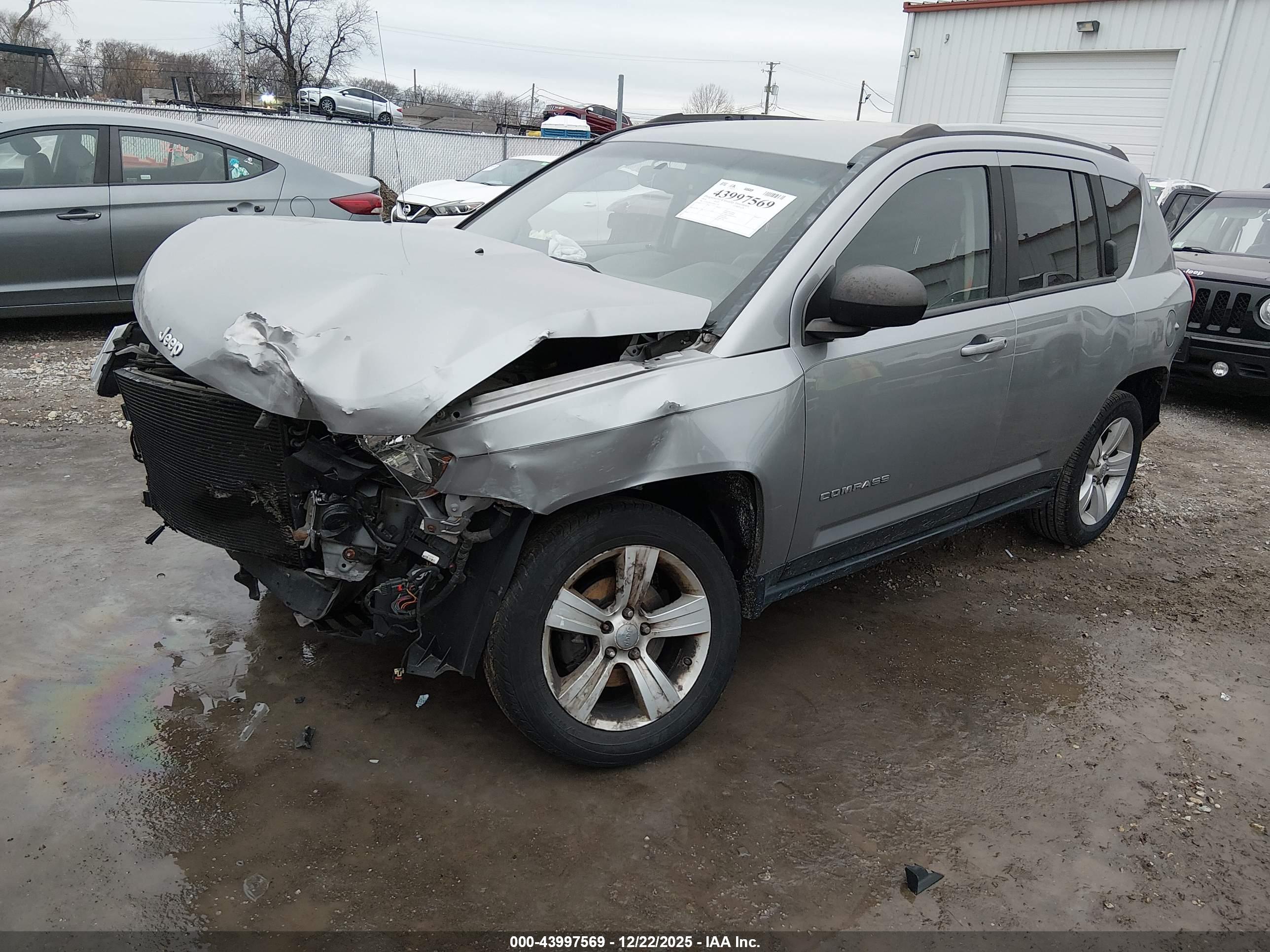 JEEP COMPASS image 2