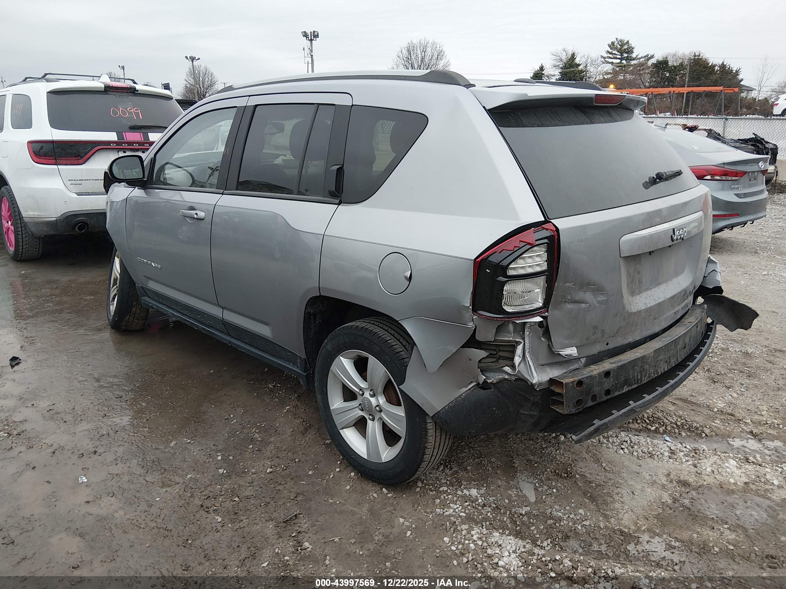 JEEP COMPASS image 3