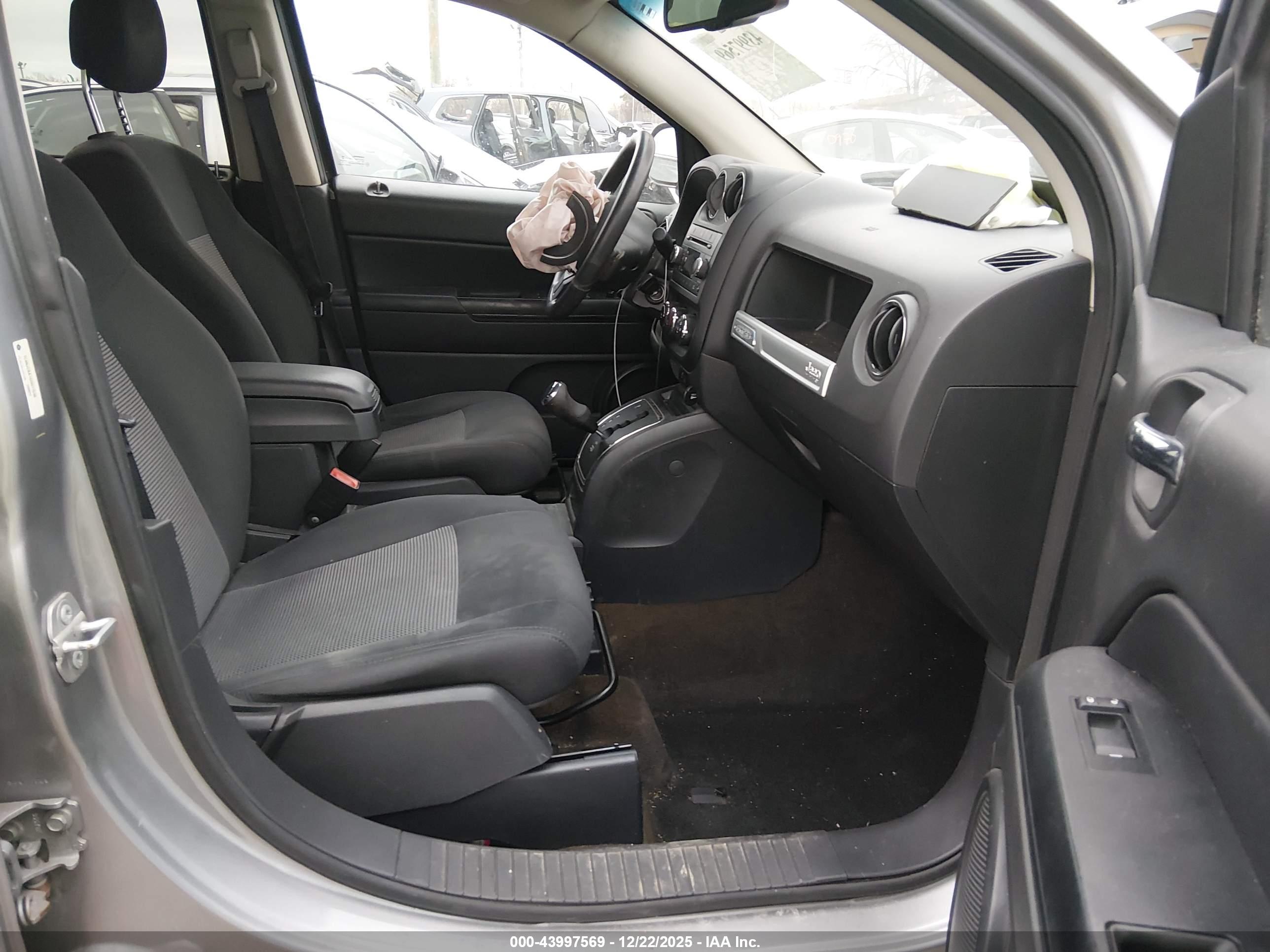 JEEP COMPASS image 5