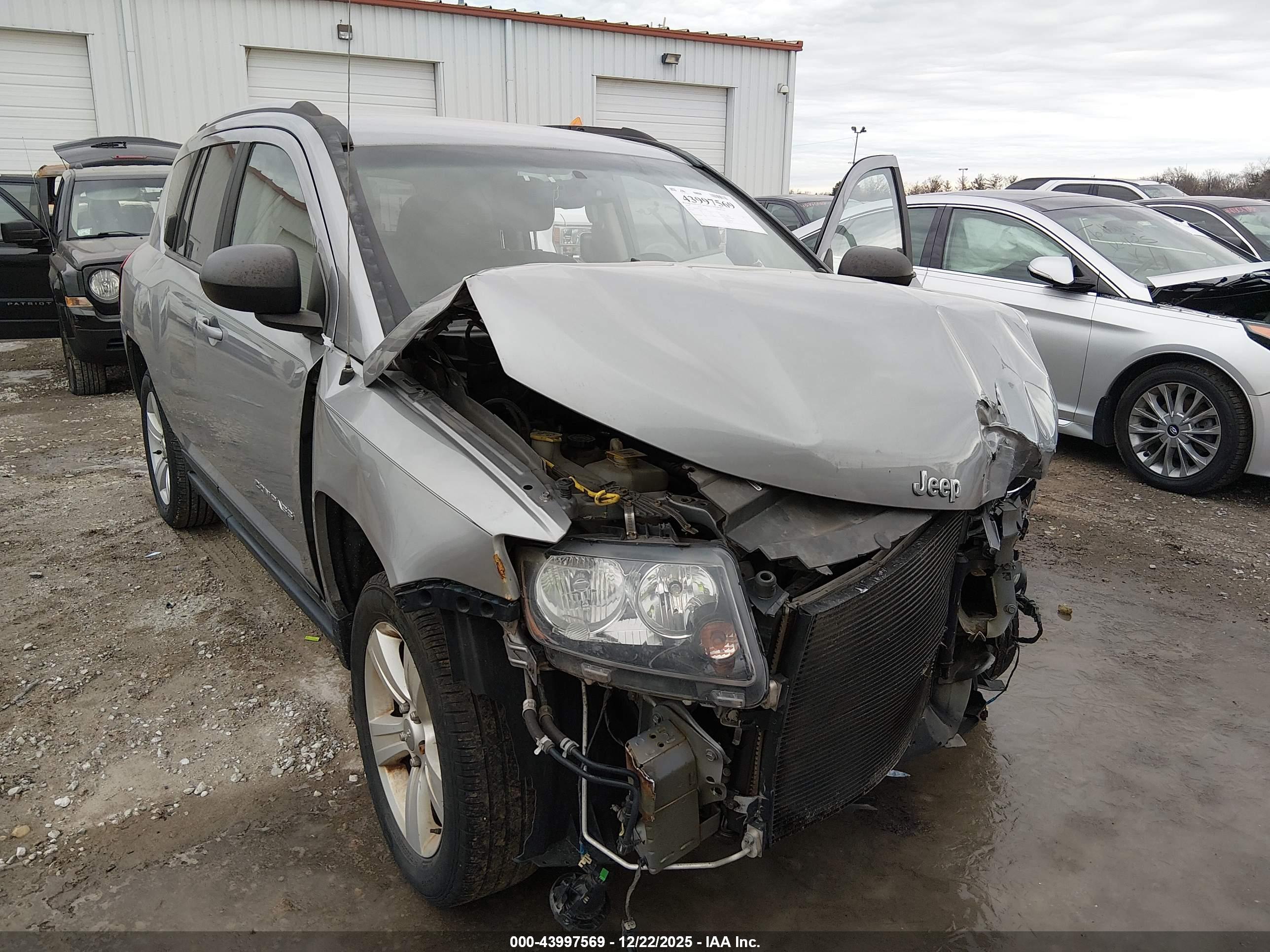 JEEP COMPASS image 6