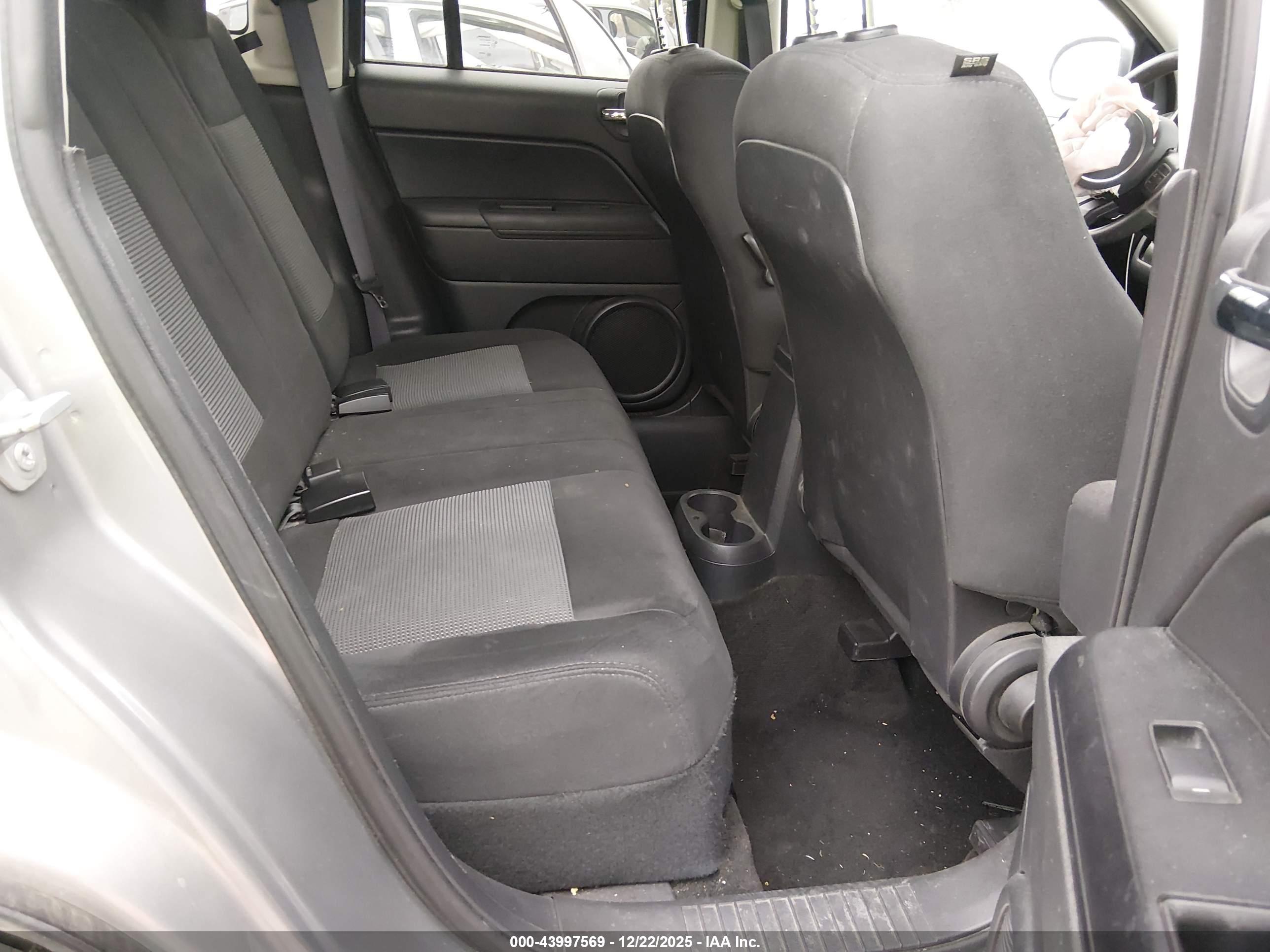 JEEP COMPASS image 8