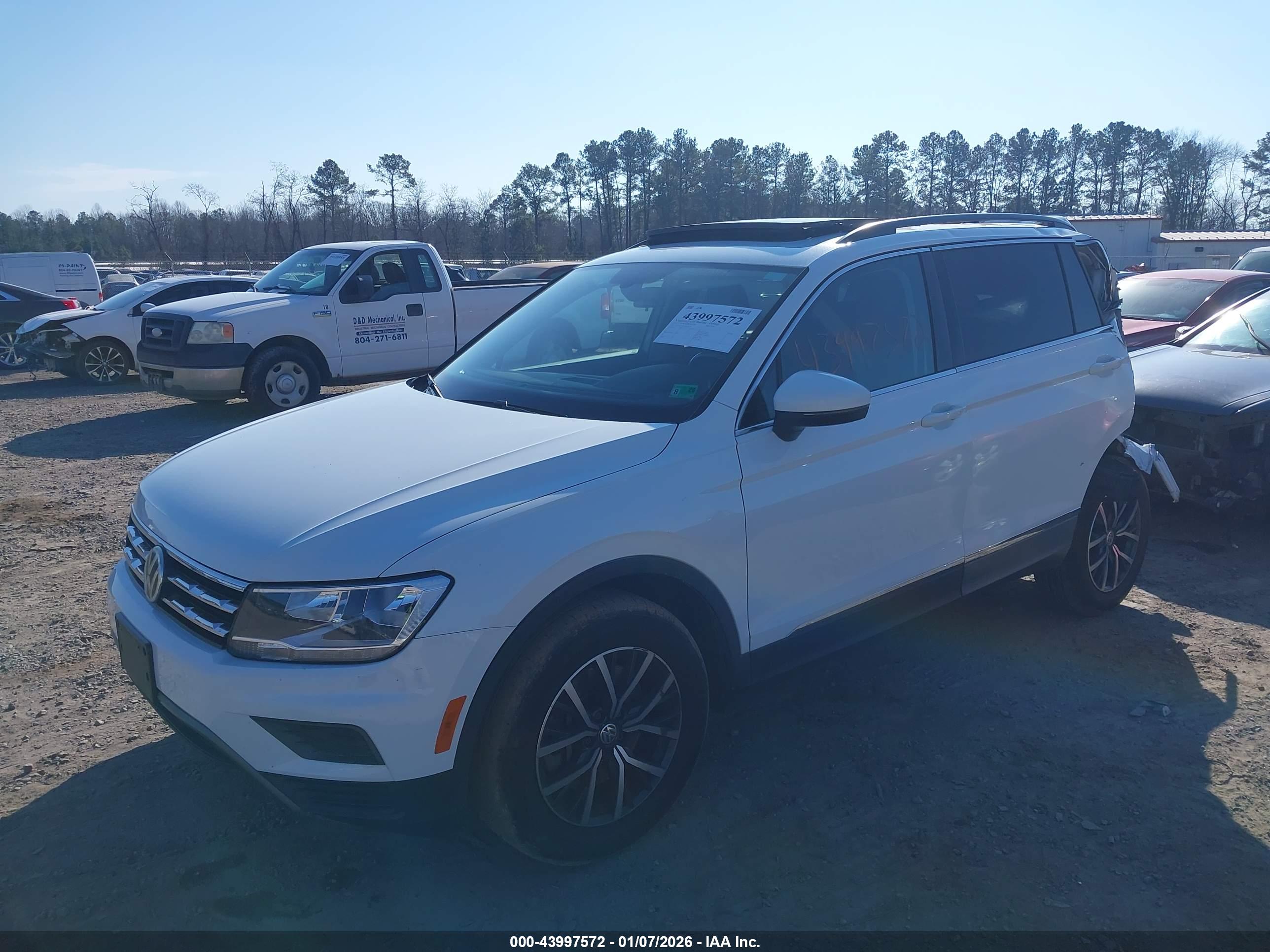 VOLKSWAGEN TIGUAN image 2