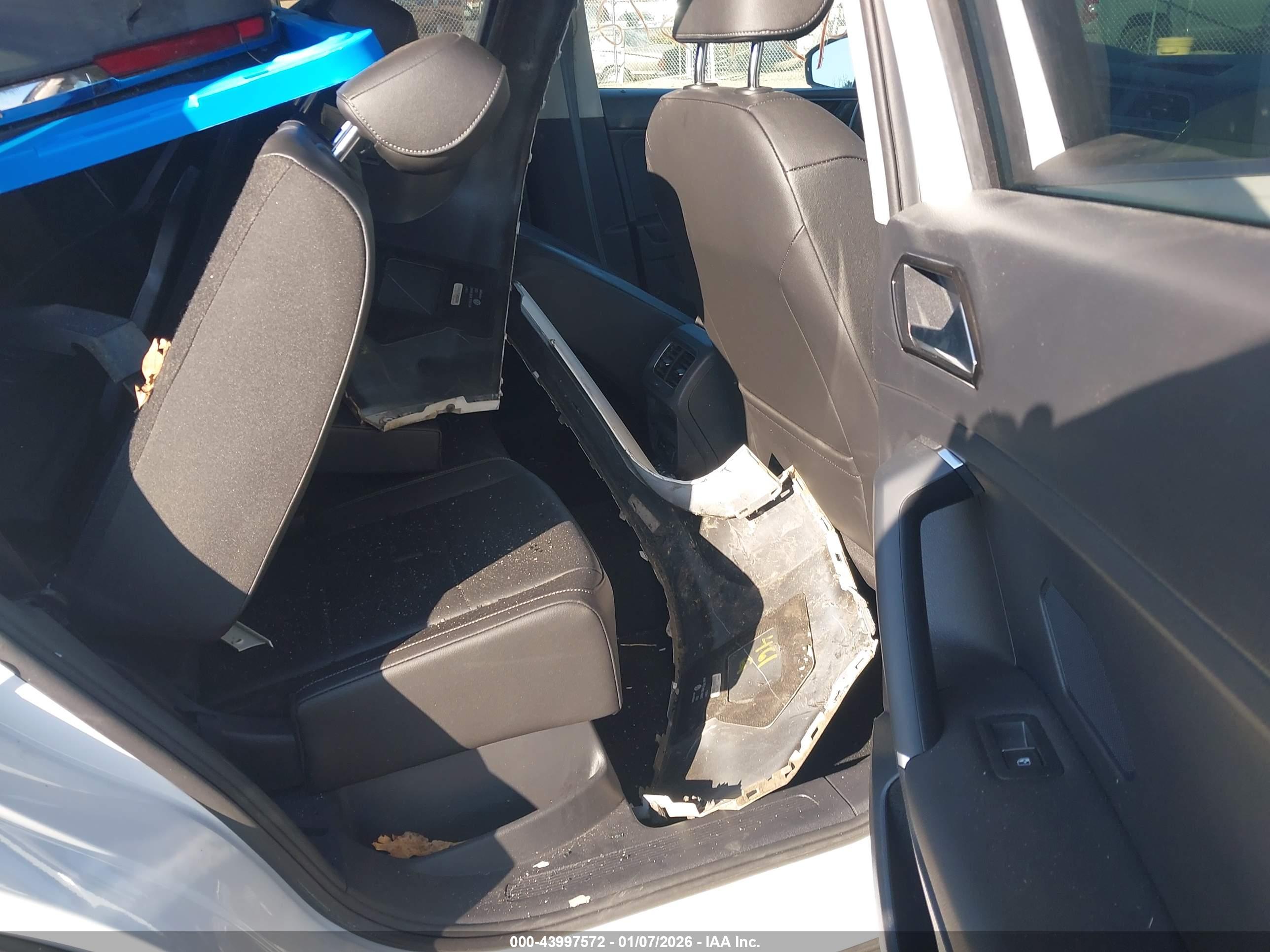 VOLKSWAGEN TIGUAN image 8