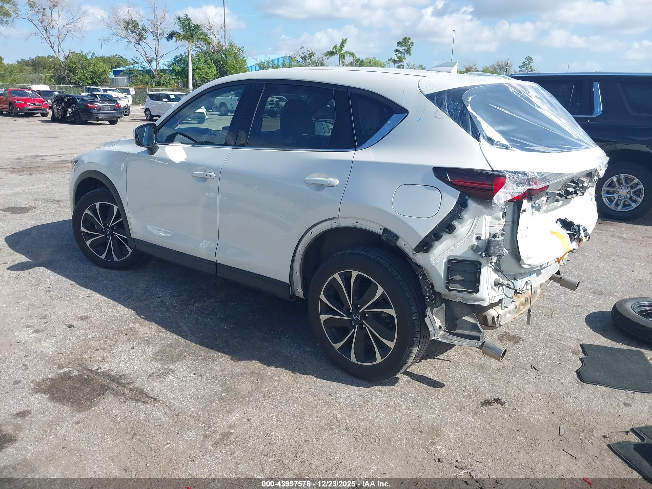 MAZDA CX-5 image 3