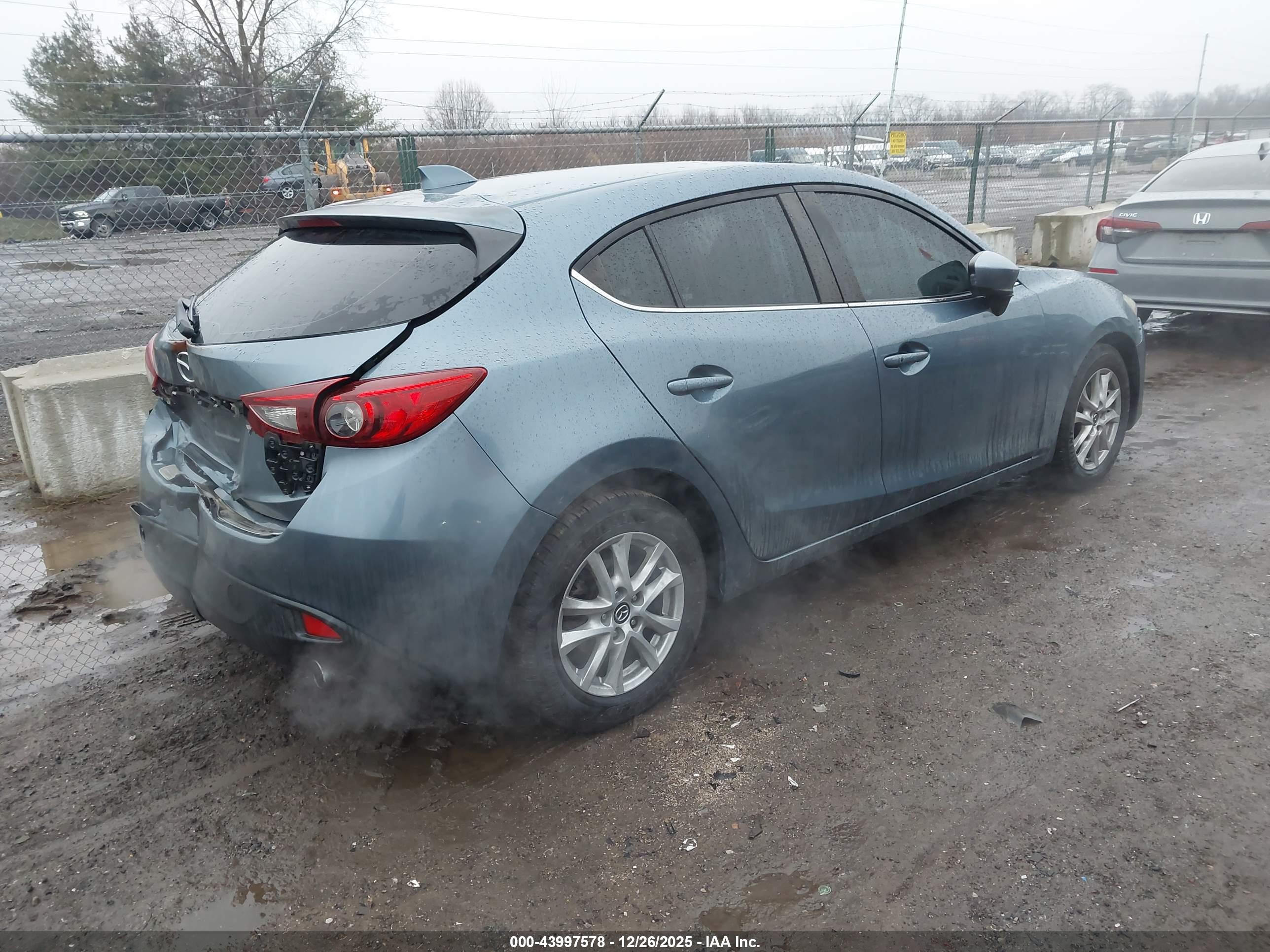 MAZDA MAZDA3 image 4