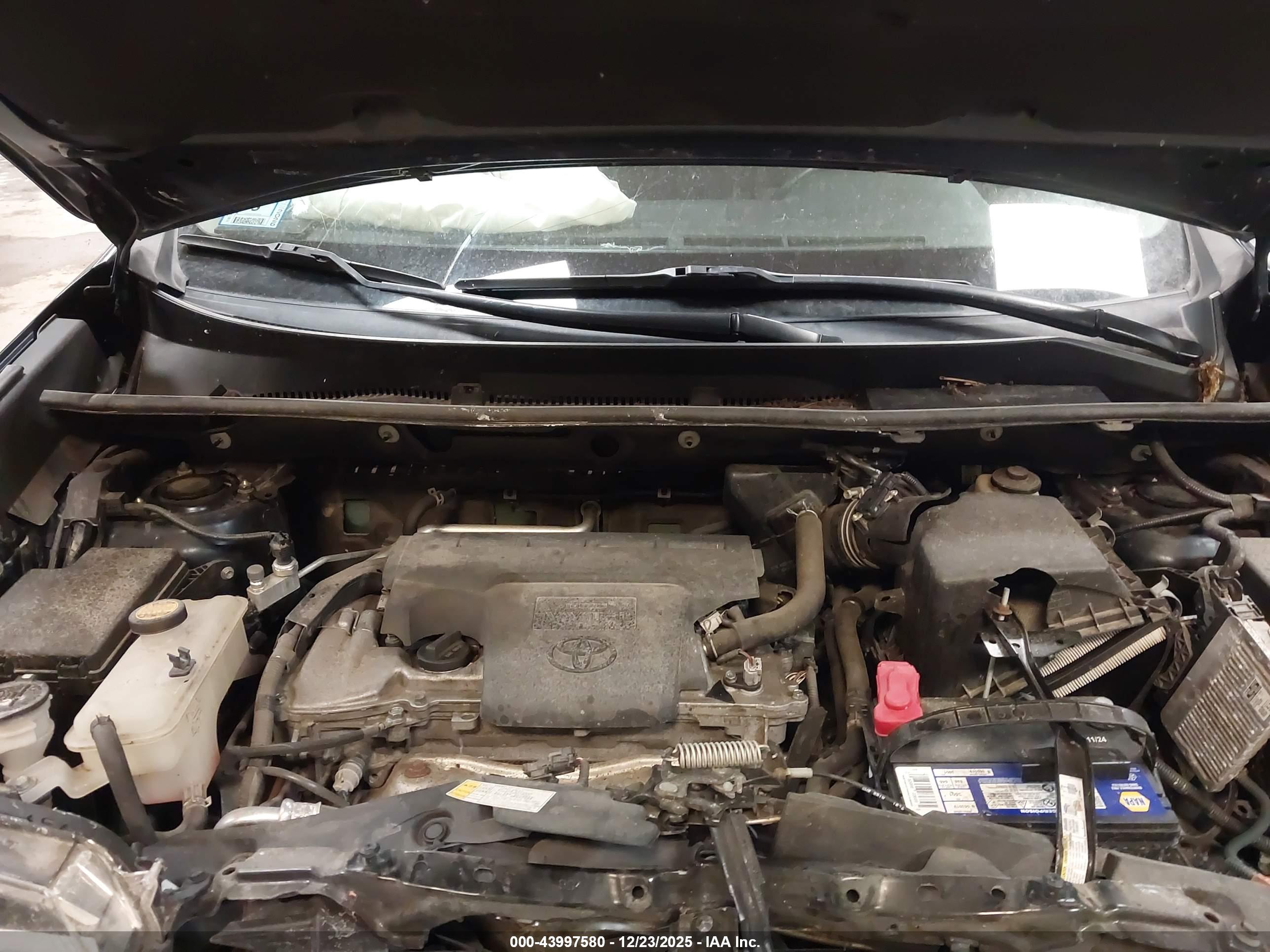 TOYOTA RAV4 image 10
