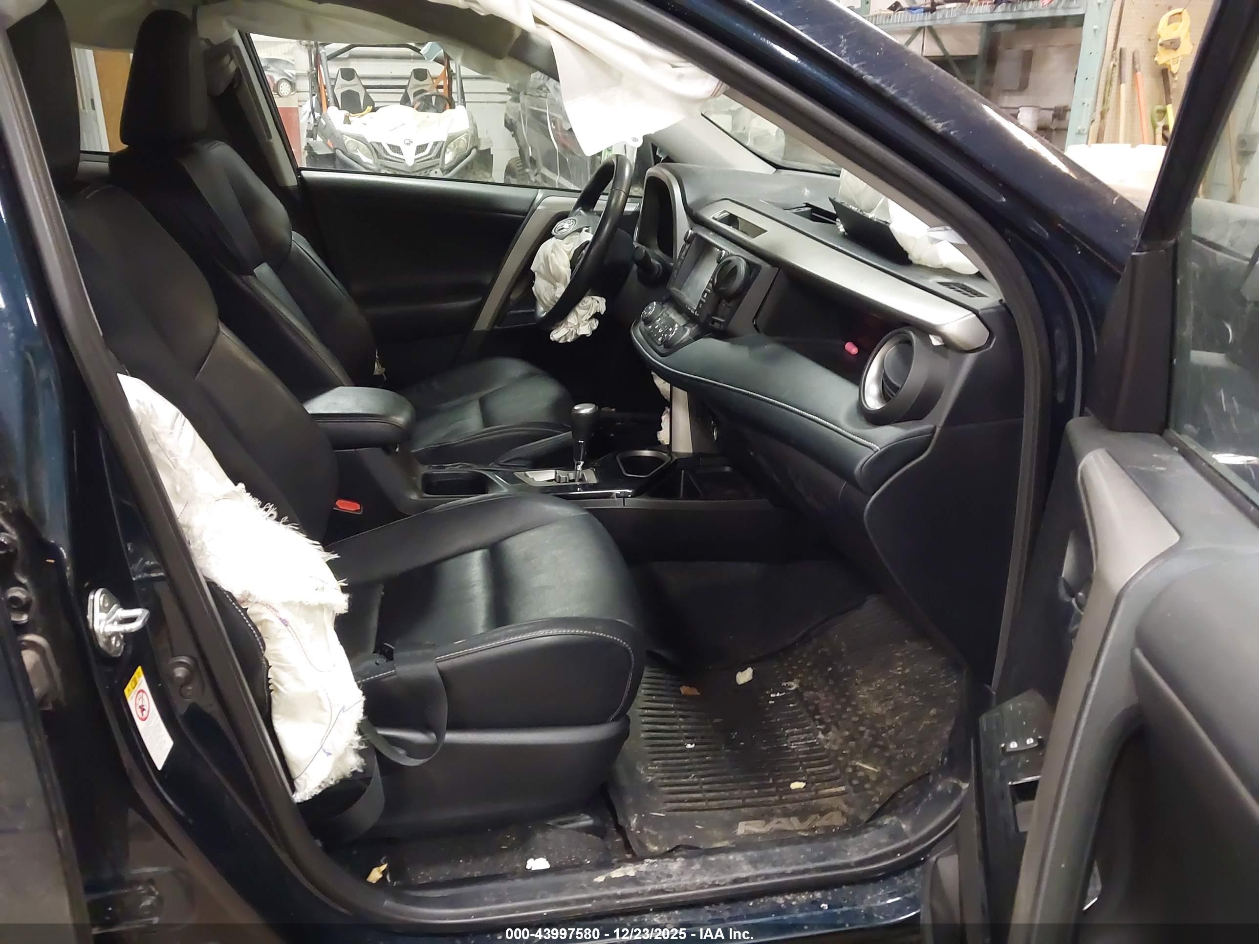 TOYOTA RAV4 image 5