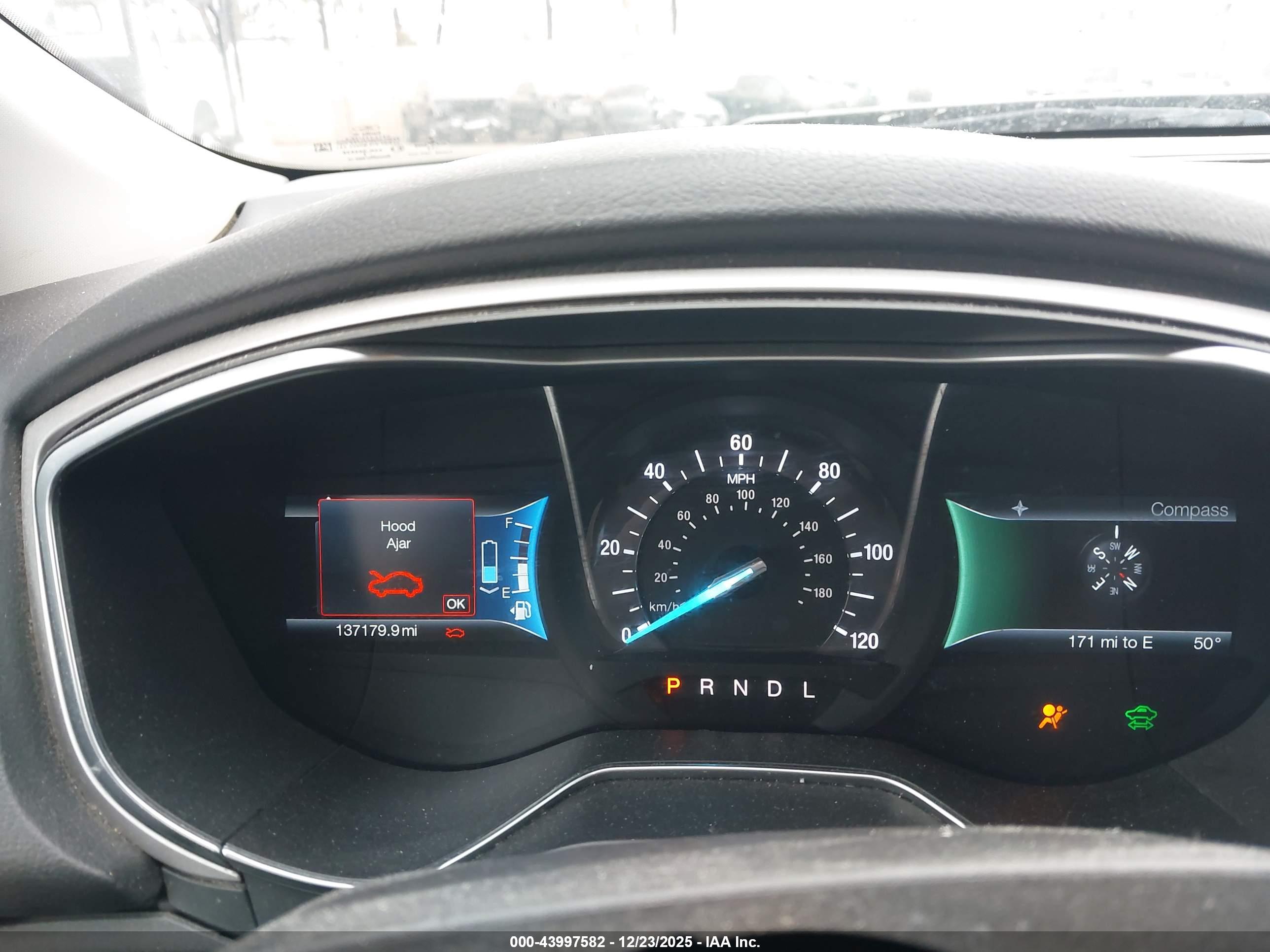 FORD FUSION image 7