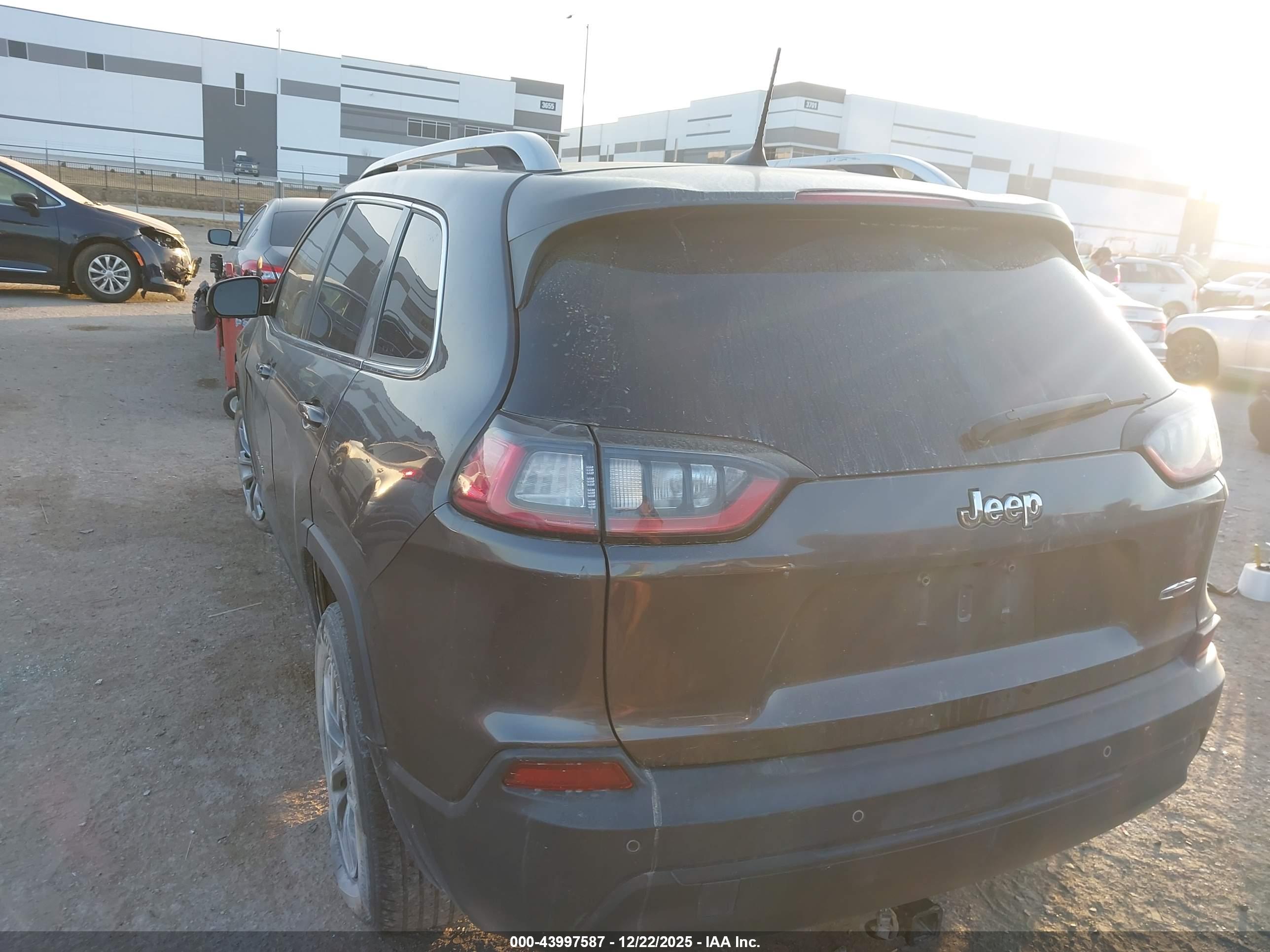 JEEP CHEROKEE image 3