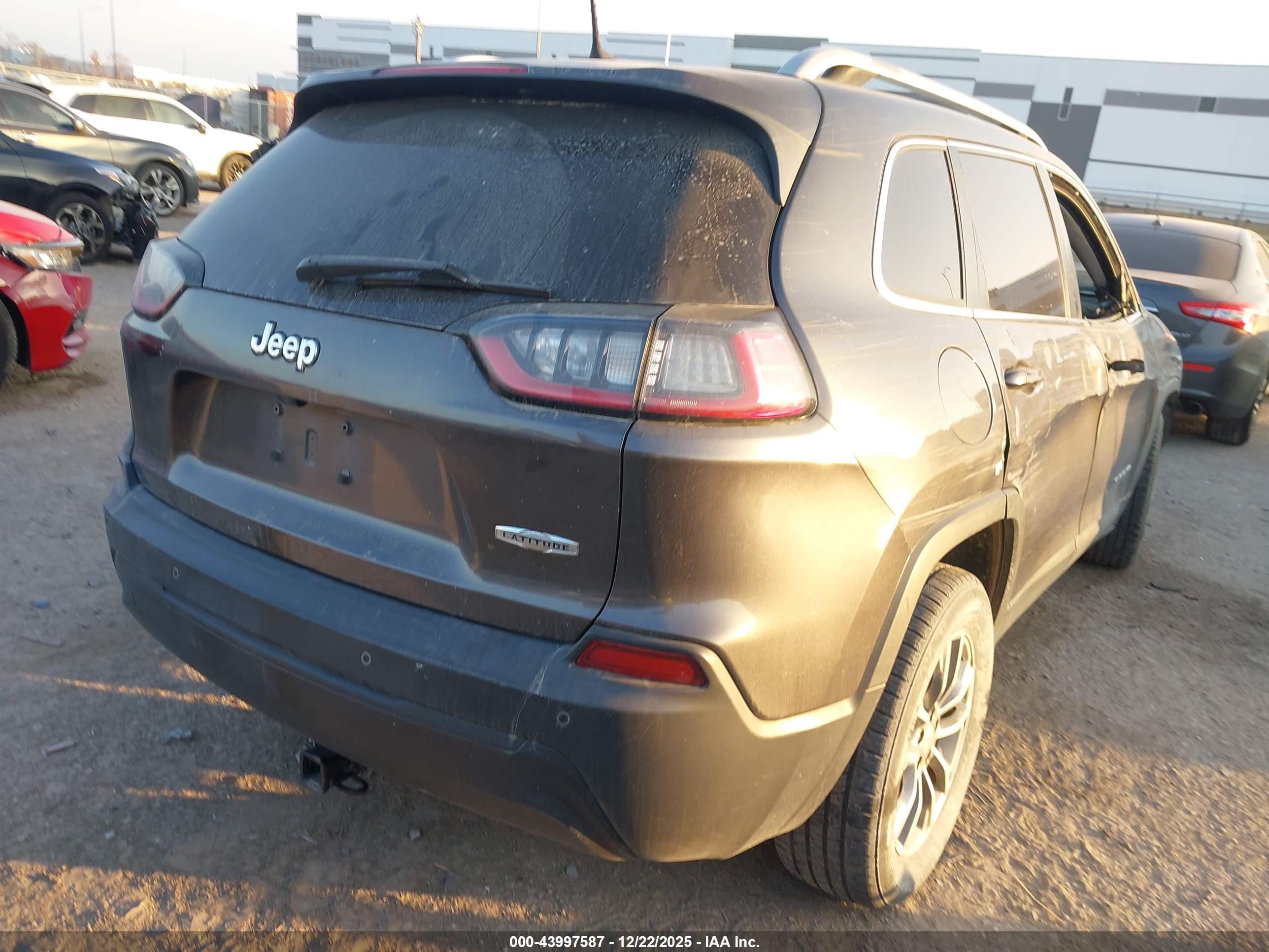 JEEP CHEROKEE image 4