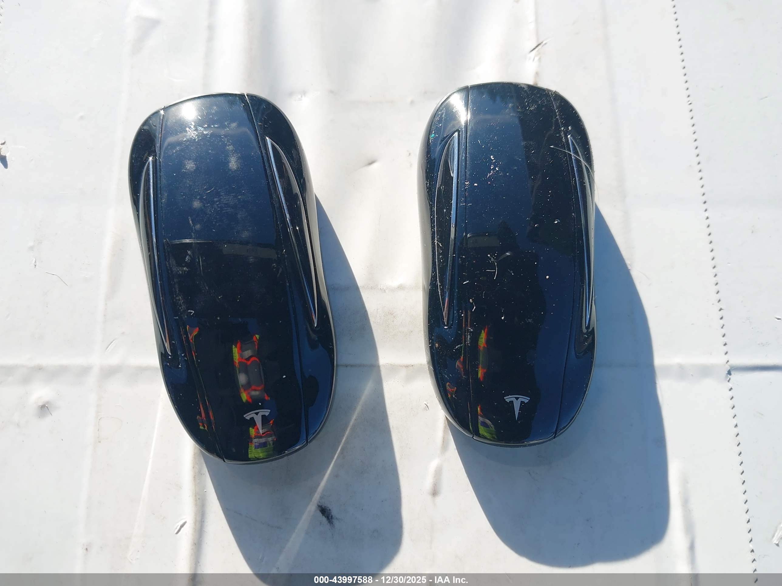 TESLA MODEL image 11