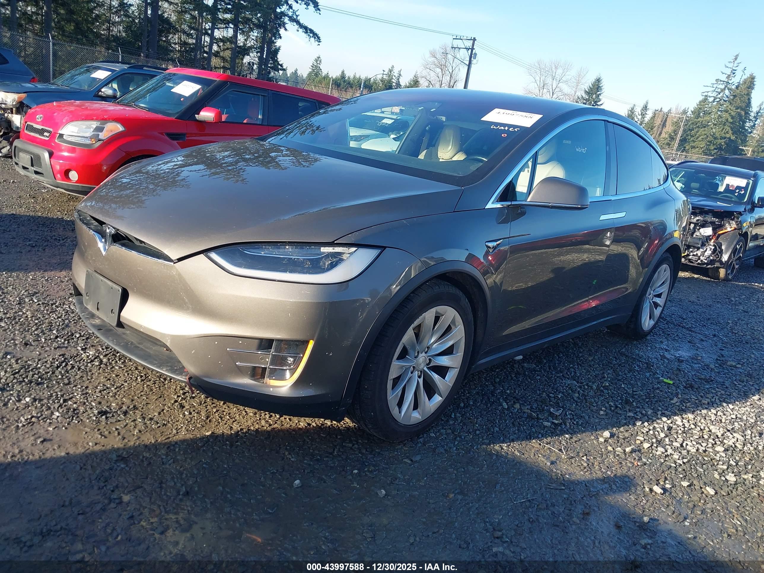 TESLA MODEL image 2