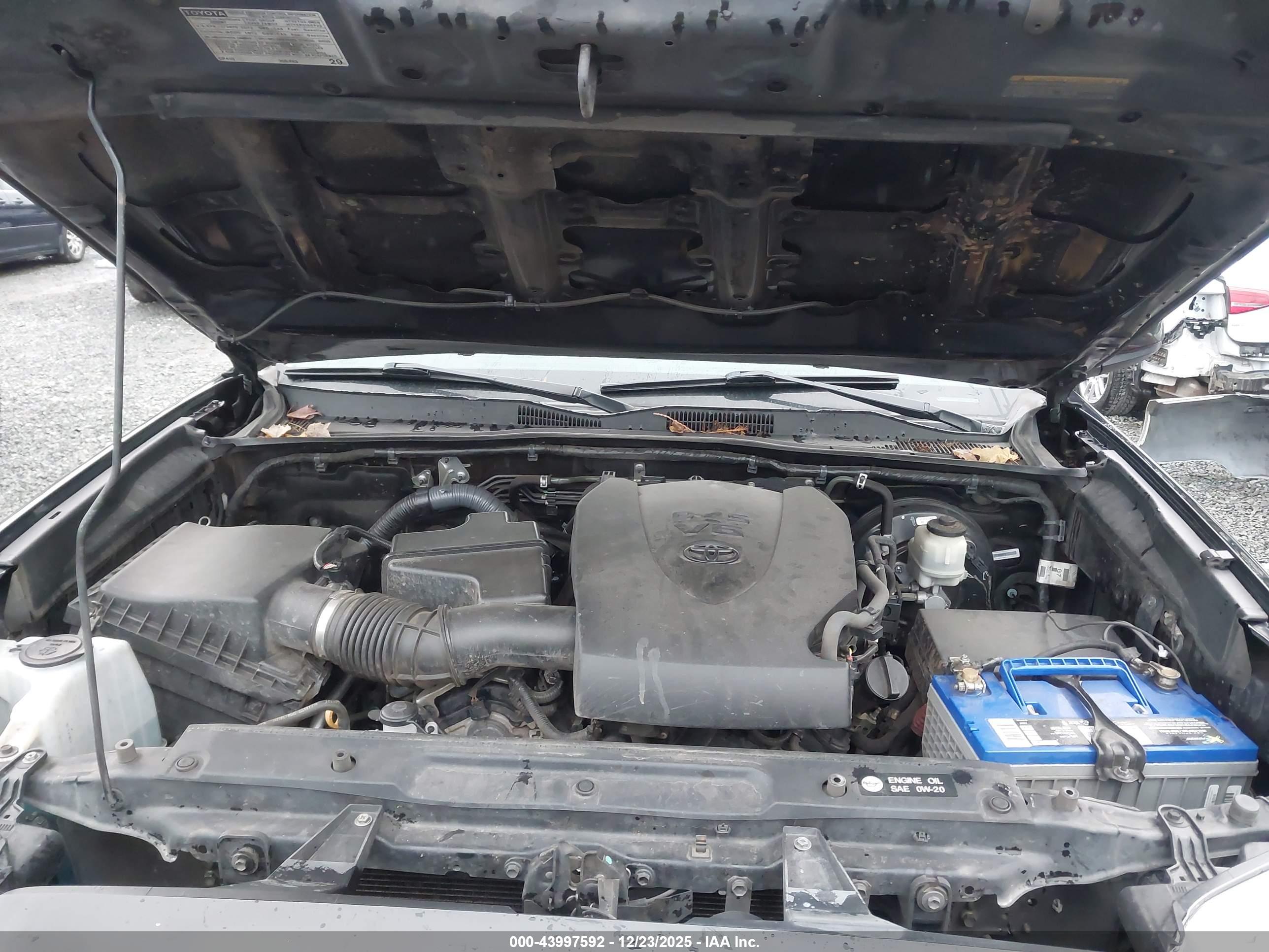 TOYOTA TACOMA image 10