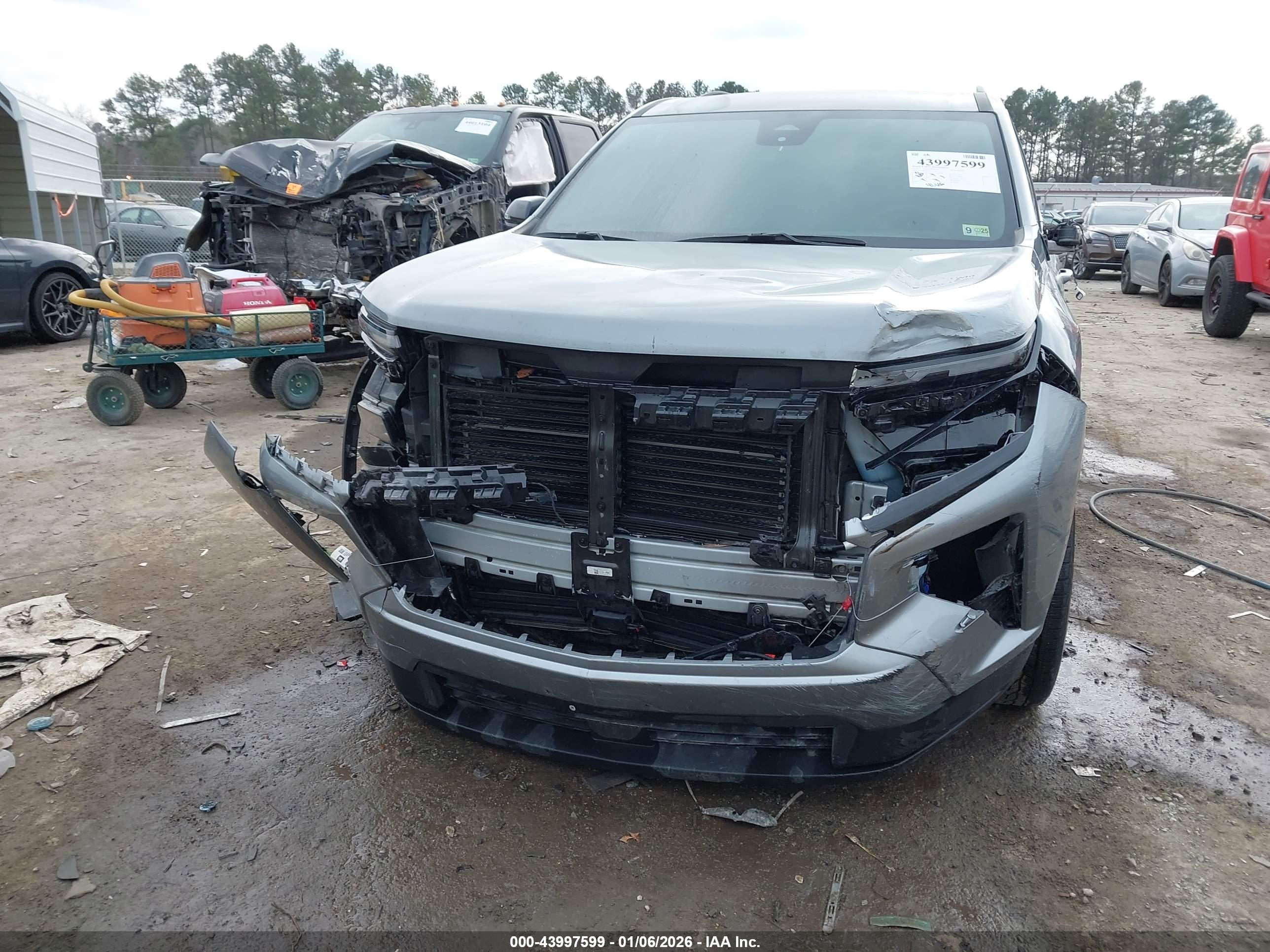 CHEVROLET TRAVERSE image 6