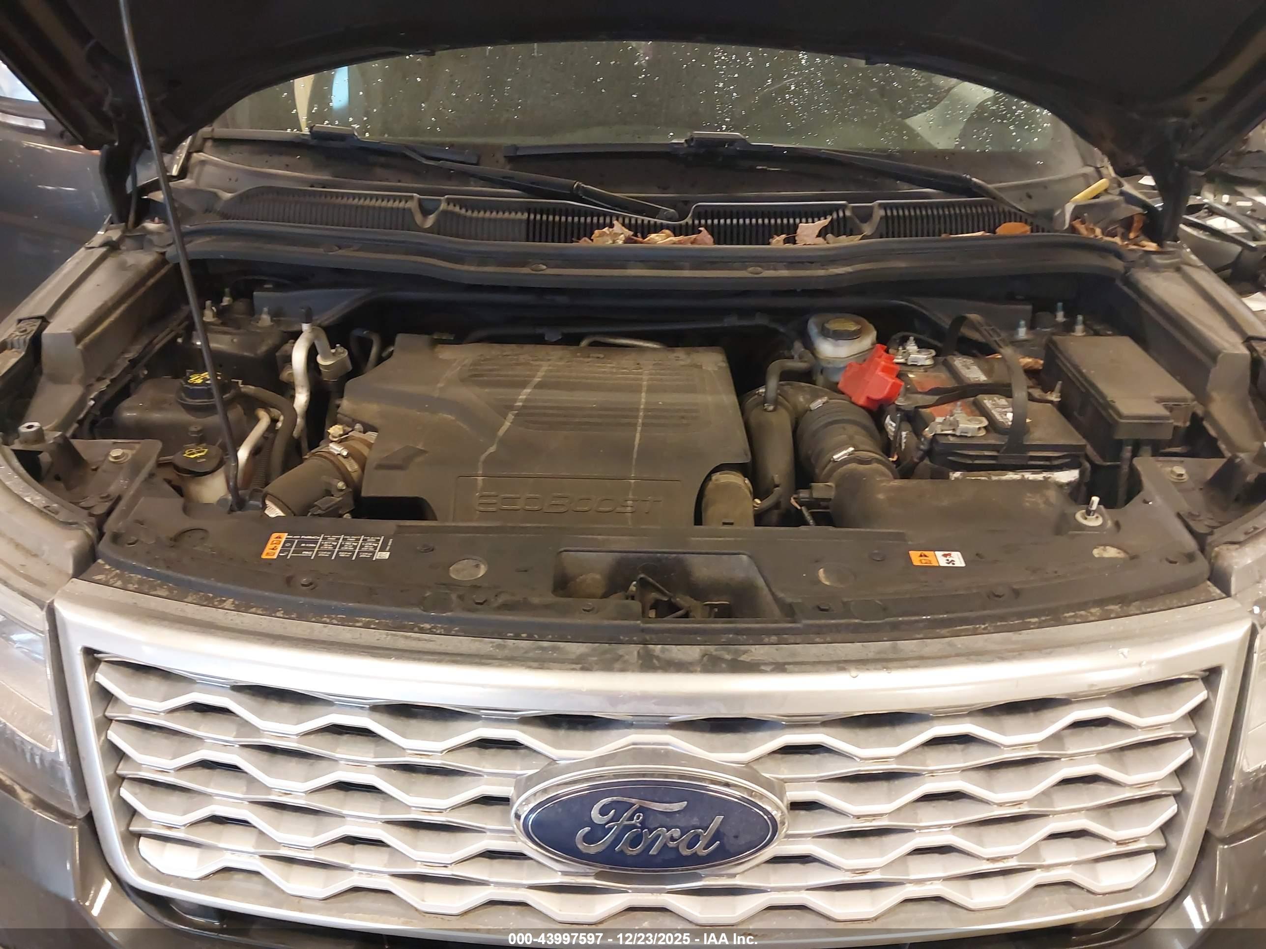 FORD EXPLORER image 10