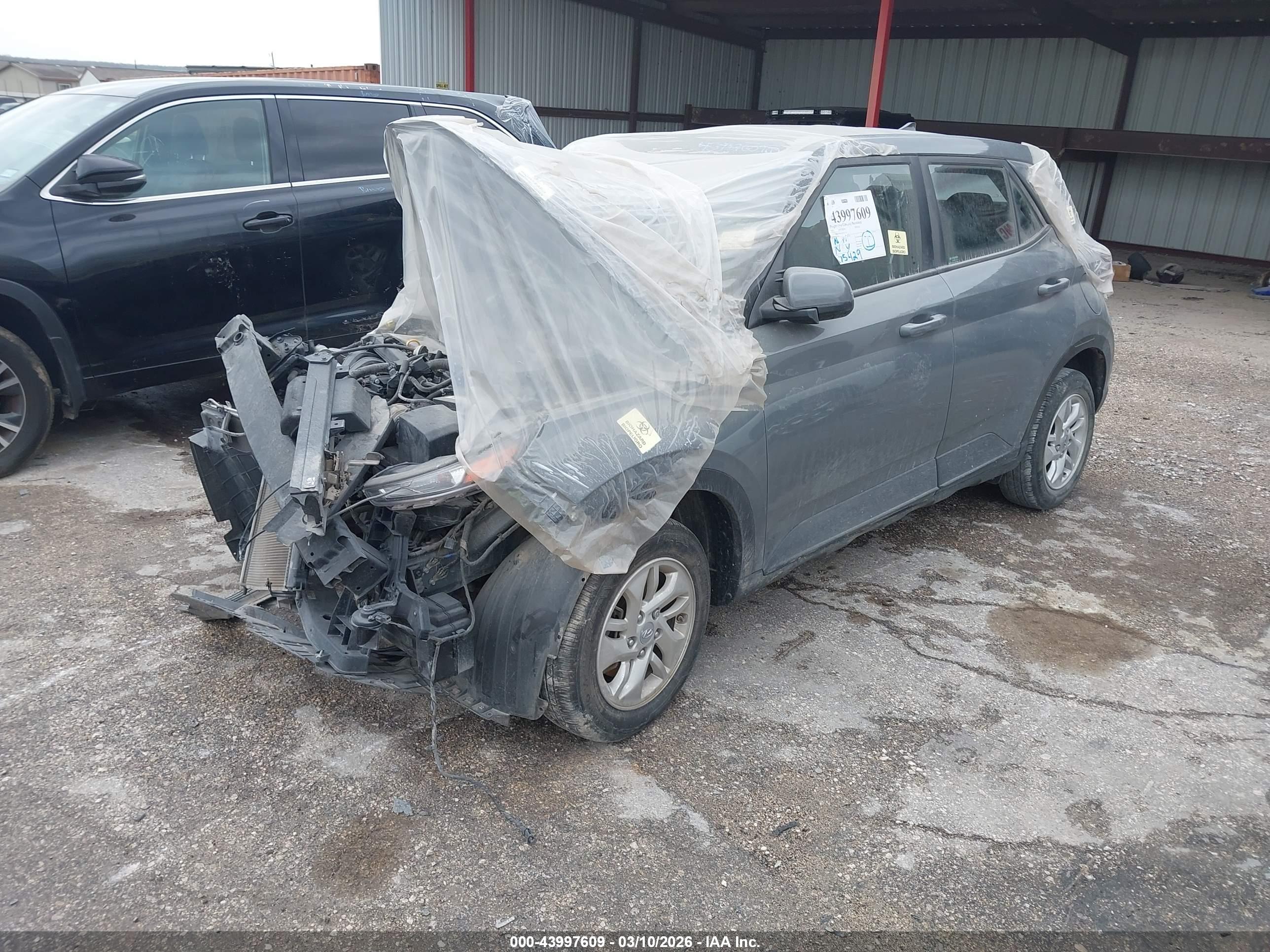 HYUNDAI VENUE image 2