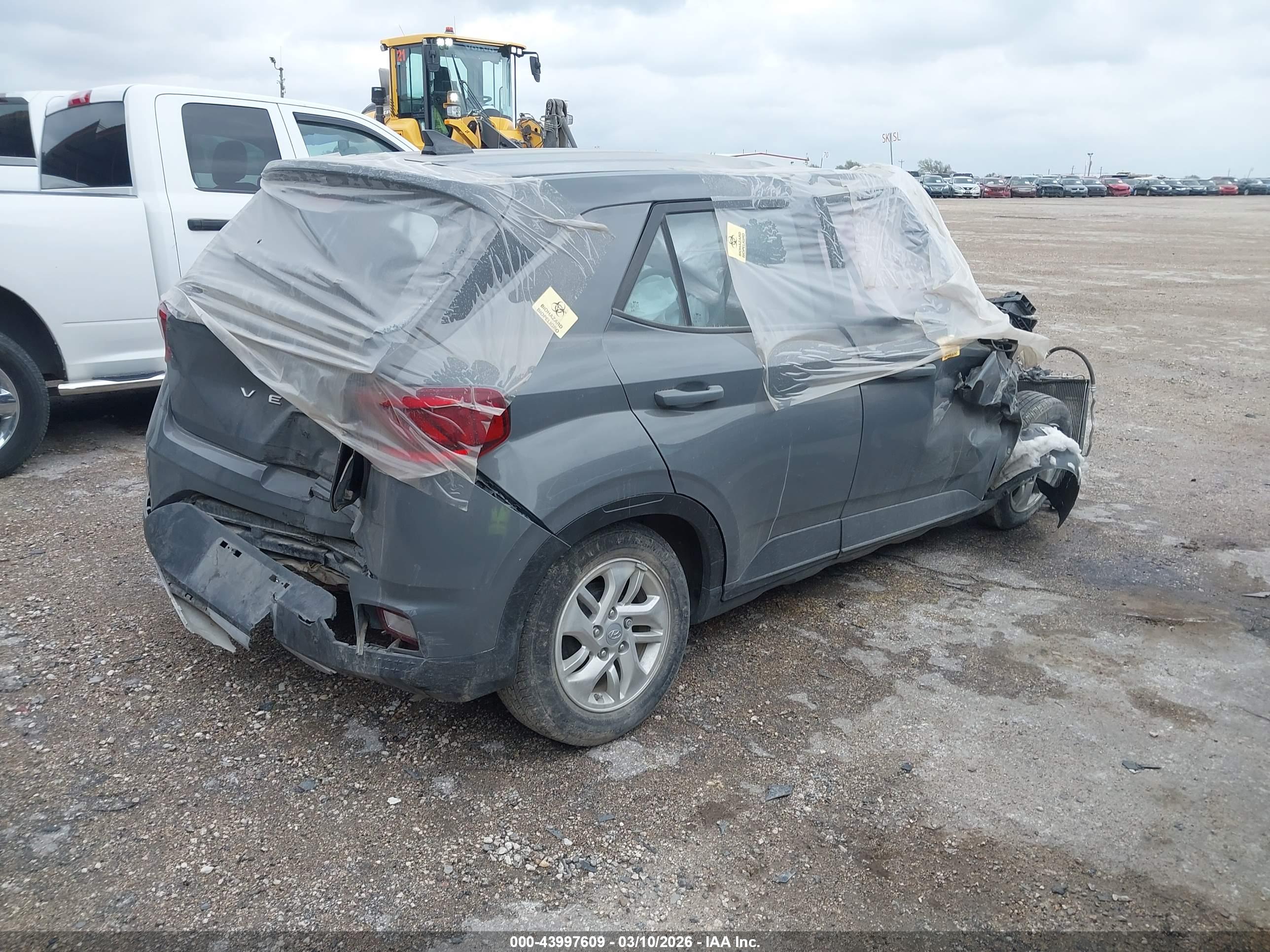 HYUNDAI VENUE image 4