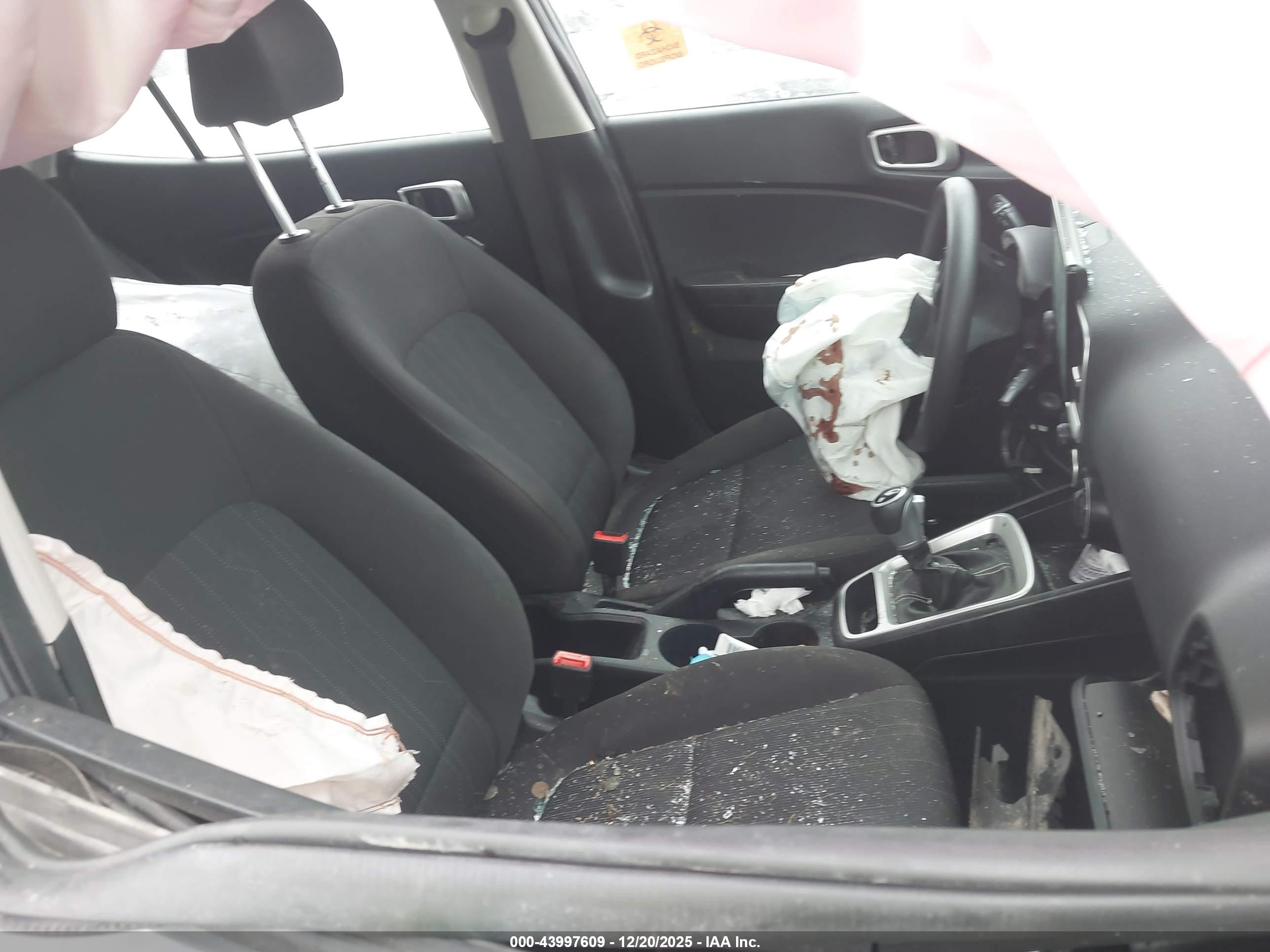 HYUNDAI VENUE image 5